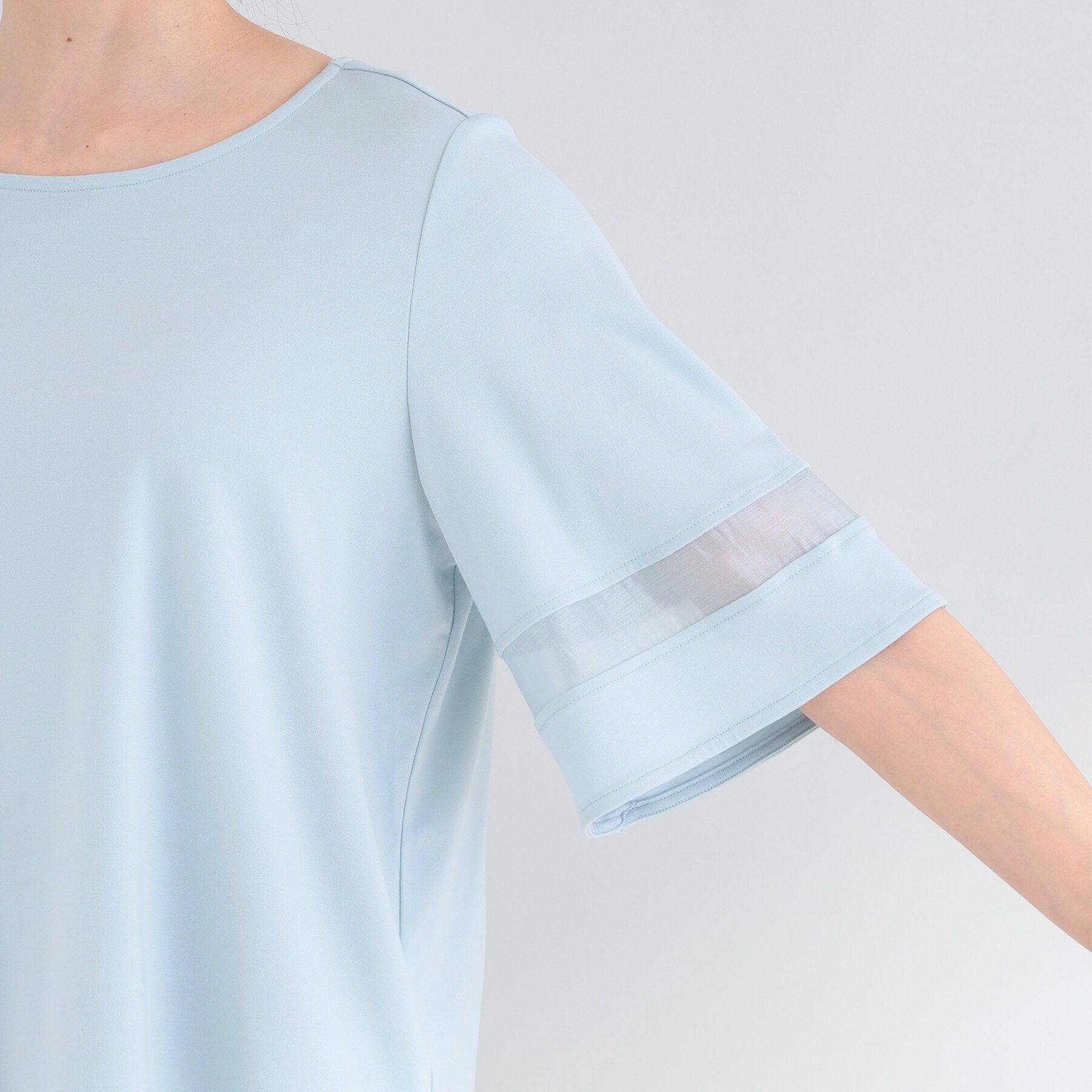 SHOO･LA･RUE「【洗濯機後しわになりにくい/ひんやり/S-LL】お袖のシアーで抜け感プラス 二の腕隠せるフレアスリー」|Tシャツ・カットソー|