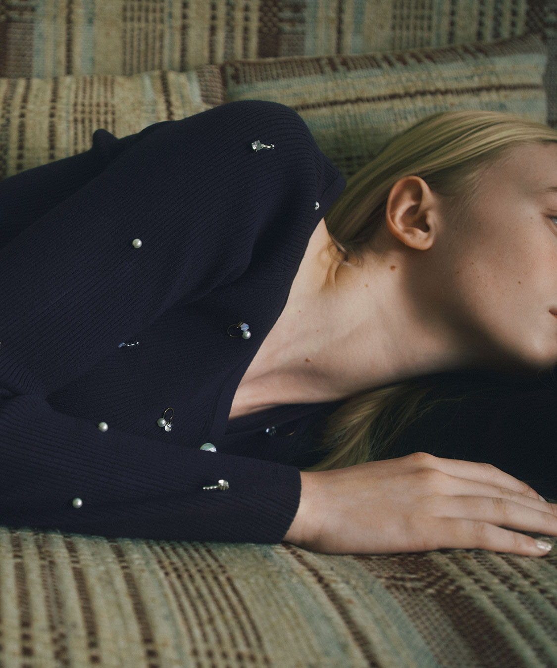 COCO DEAL「Vネックビジューニットカーディガン」|ニット・セーター|