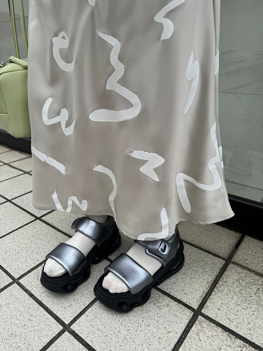 emmi atelier「サテンナロースカート【セットアップ対応】」|スカート|