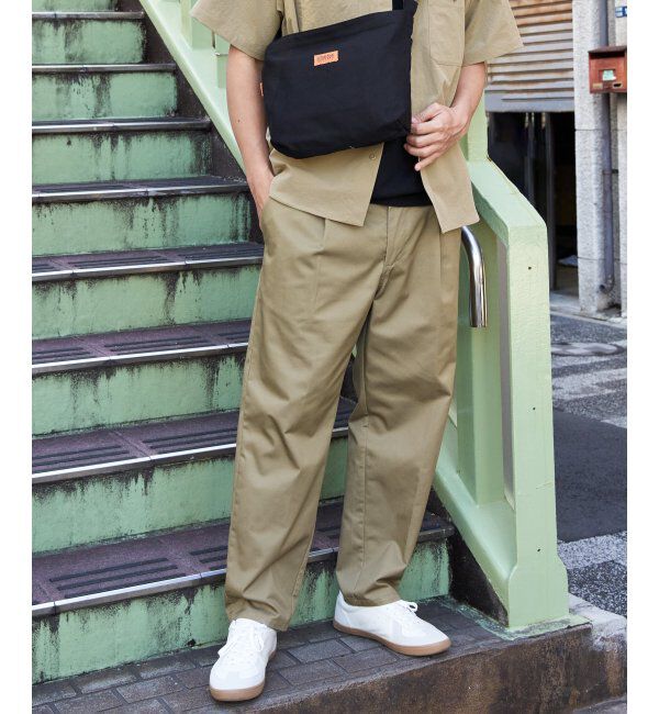 ikka「UNIVERSAL OVERALL ユニバーサルオーバーオール dailyタックテーパードパンツ」|その他|ベージュ