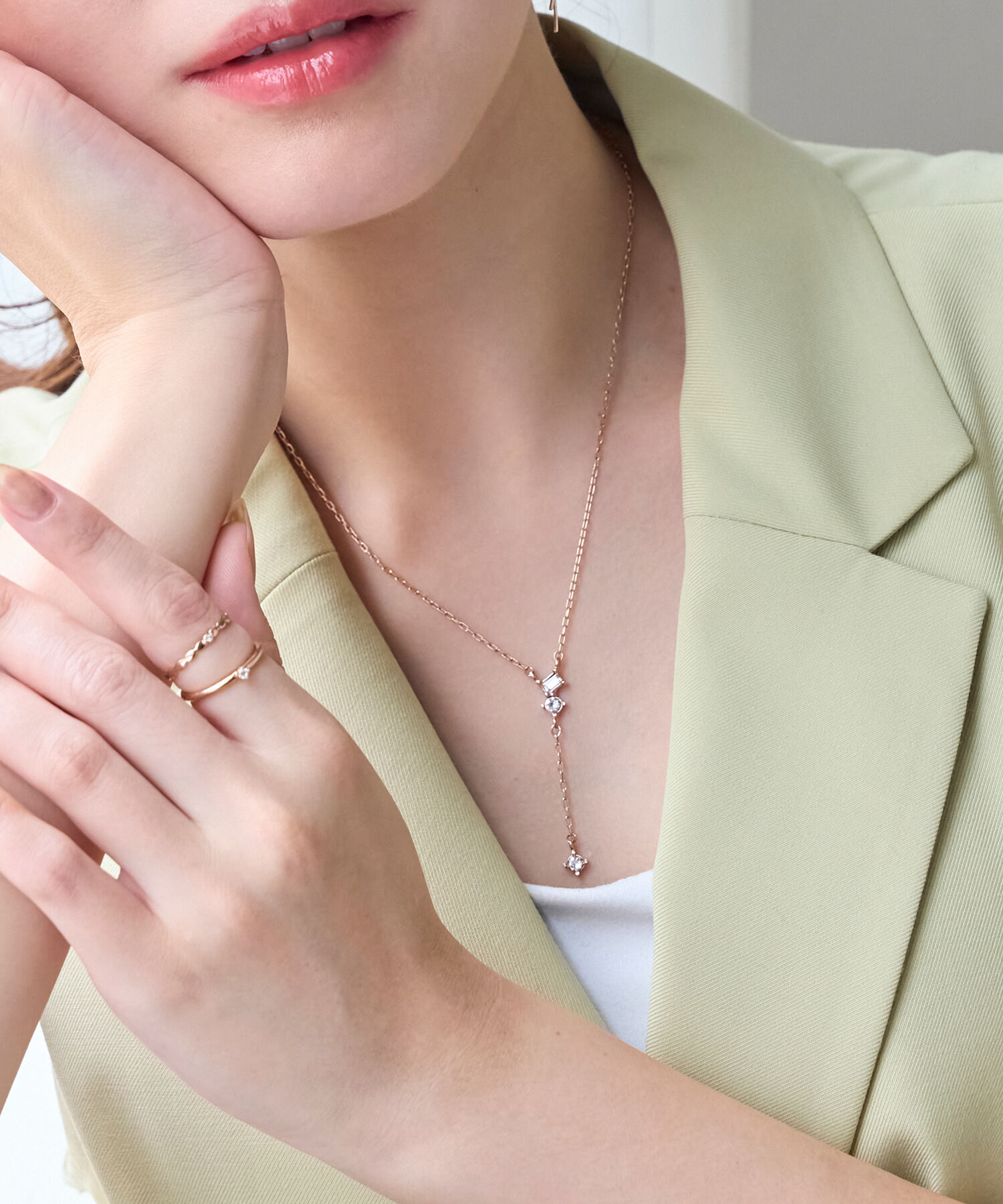 Phoebe「【金属アレルギー対応】ラディアンスビジューYラインネックレス　シャンパンゴールド」|ネックレス|