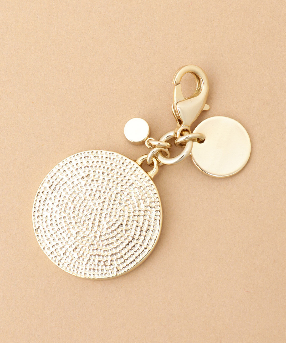 Samantha Thavasa「シャイニーイニシャルファスナーチャーム K」|チャーム・キーホルダー|