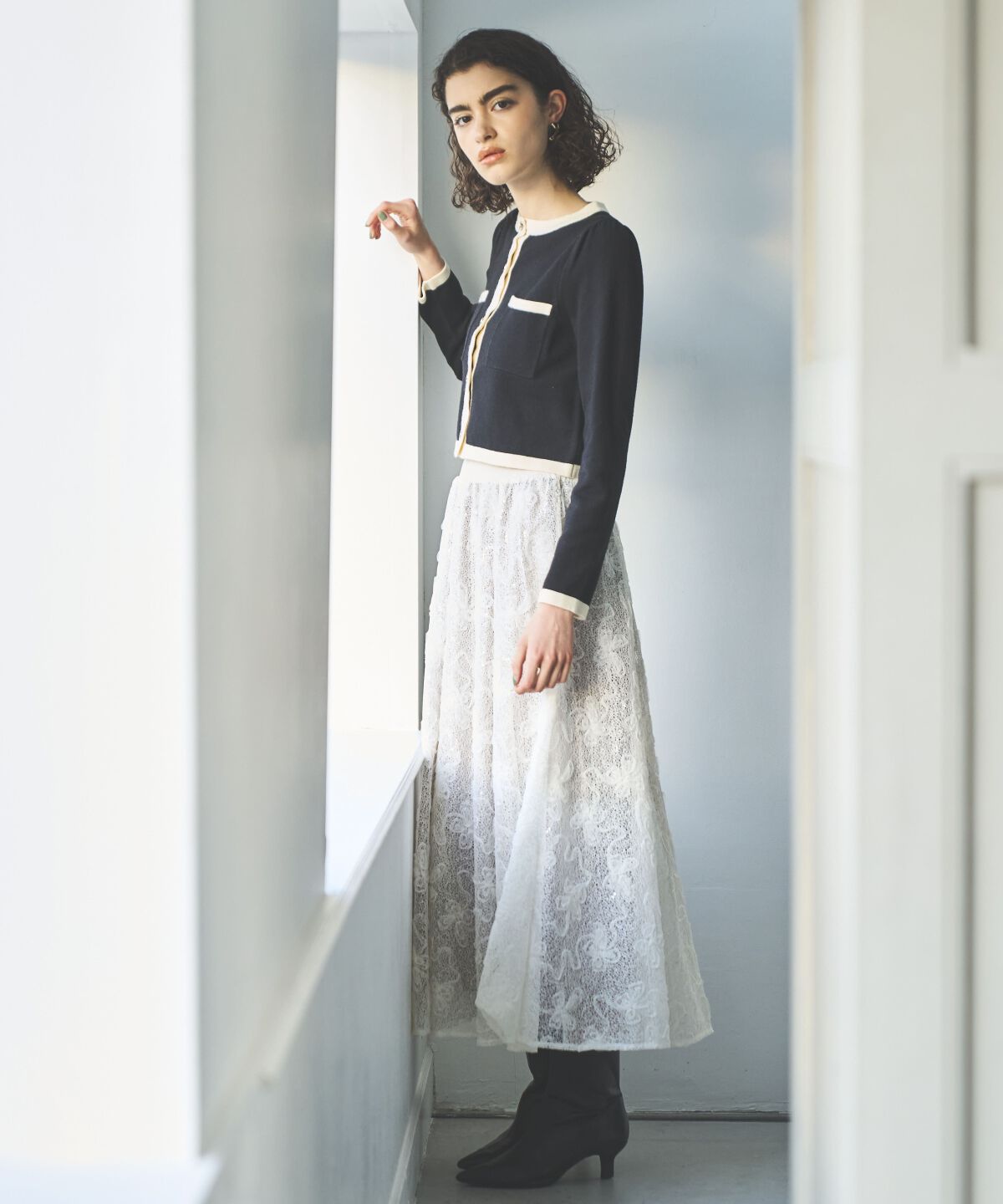 アンドクチュール「ウエストリブスパンコール刺しゅうレースロングスカート」|フレア|