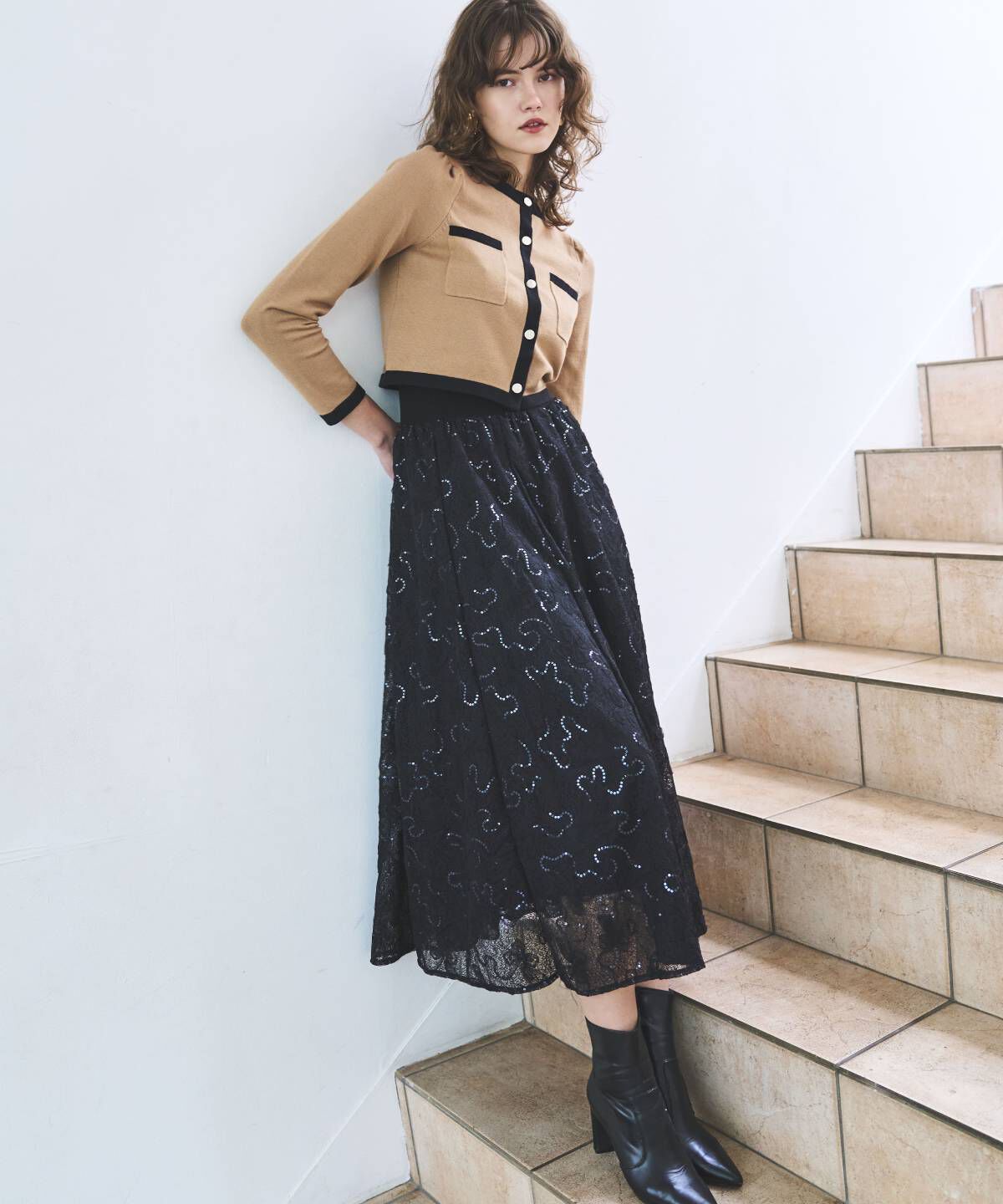 アンドクチュール「ウエストリブスパンコール刺しゅうレースロングスカート」|フレア|