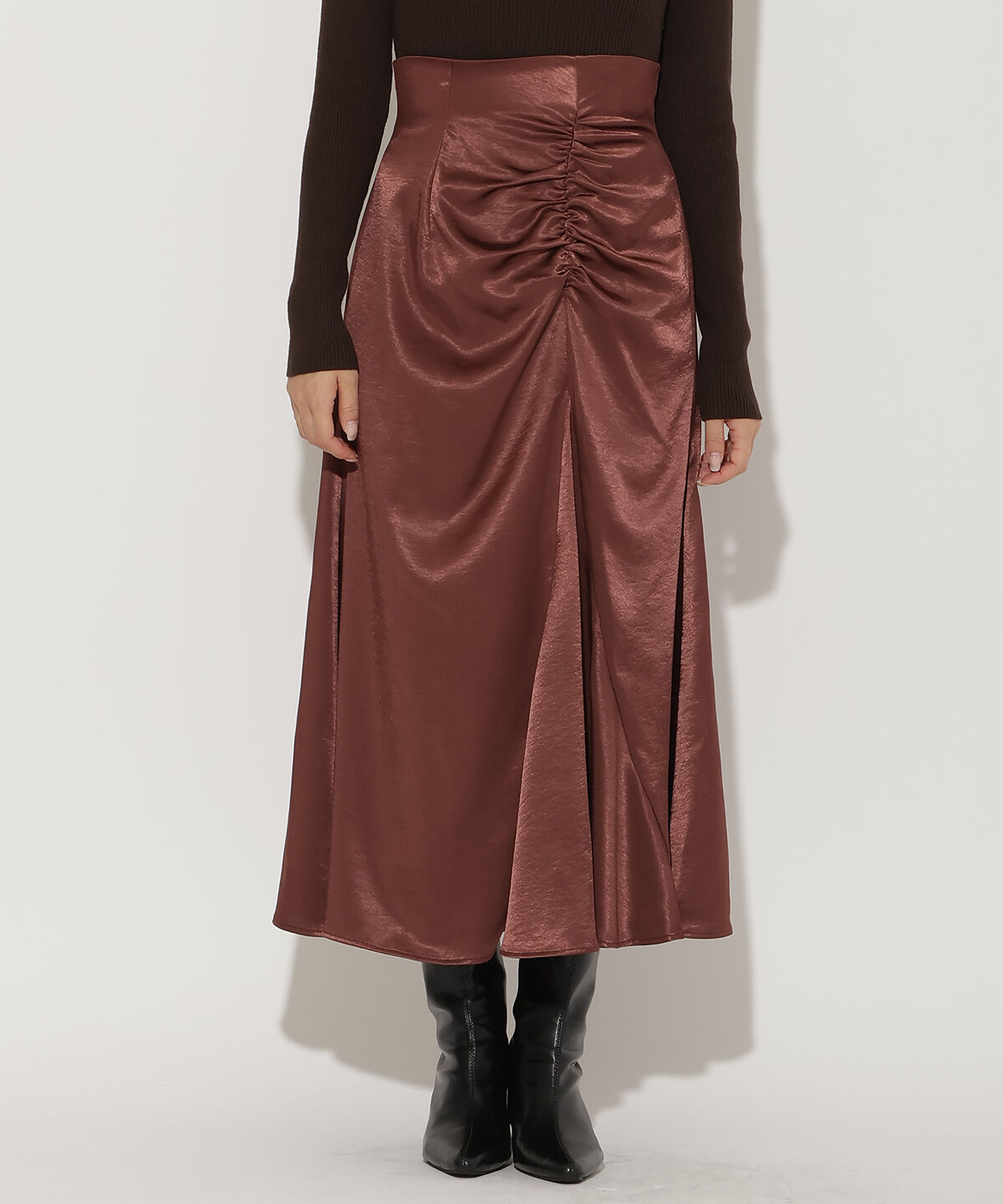 アンドクチュール「ワンサイドシャーリングサテンスカート」|フレア|