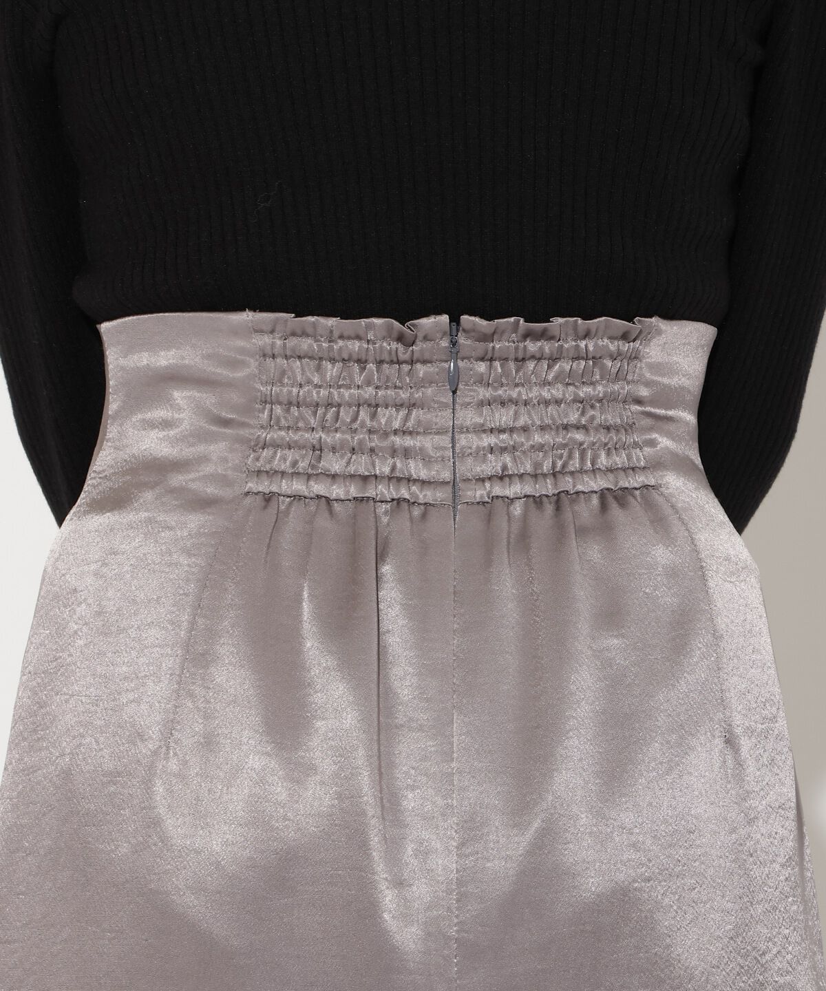 アンドクチュール「ワンサイドシャーリングサテンスカート」|フレア|