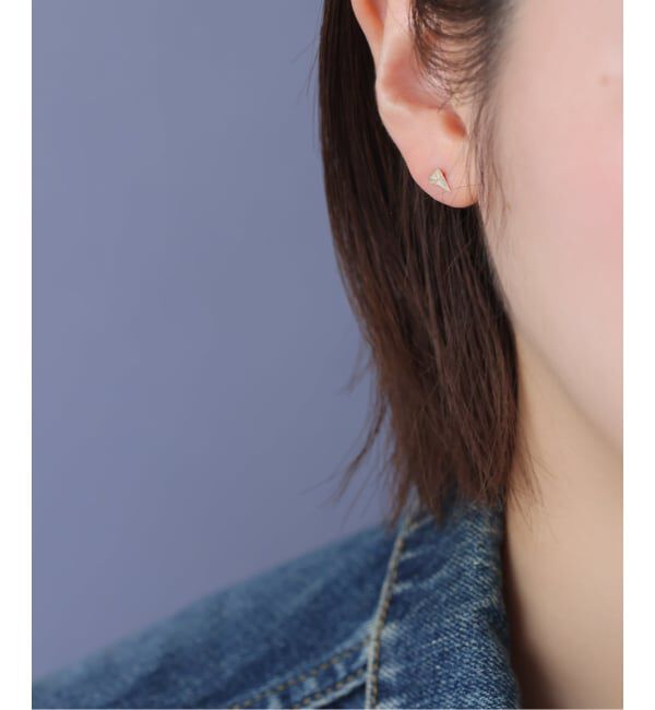 Lilas by Spick&Span「《予約》テクスチャートライアングルモチーフピアス K10（両耳）」|ピアス|ゴールド