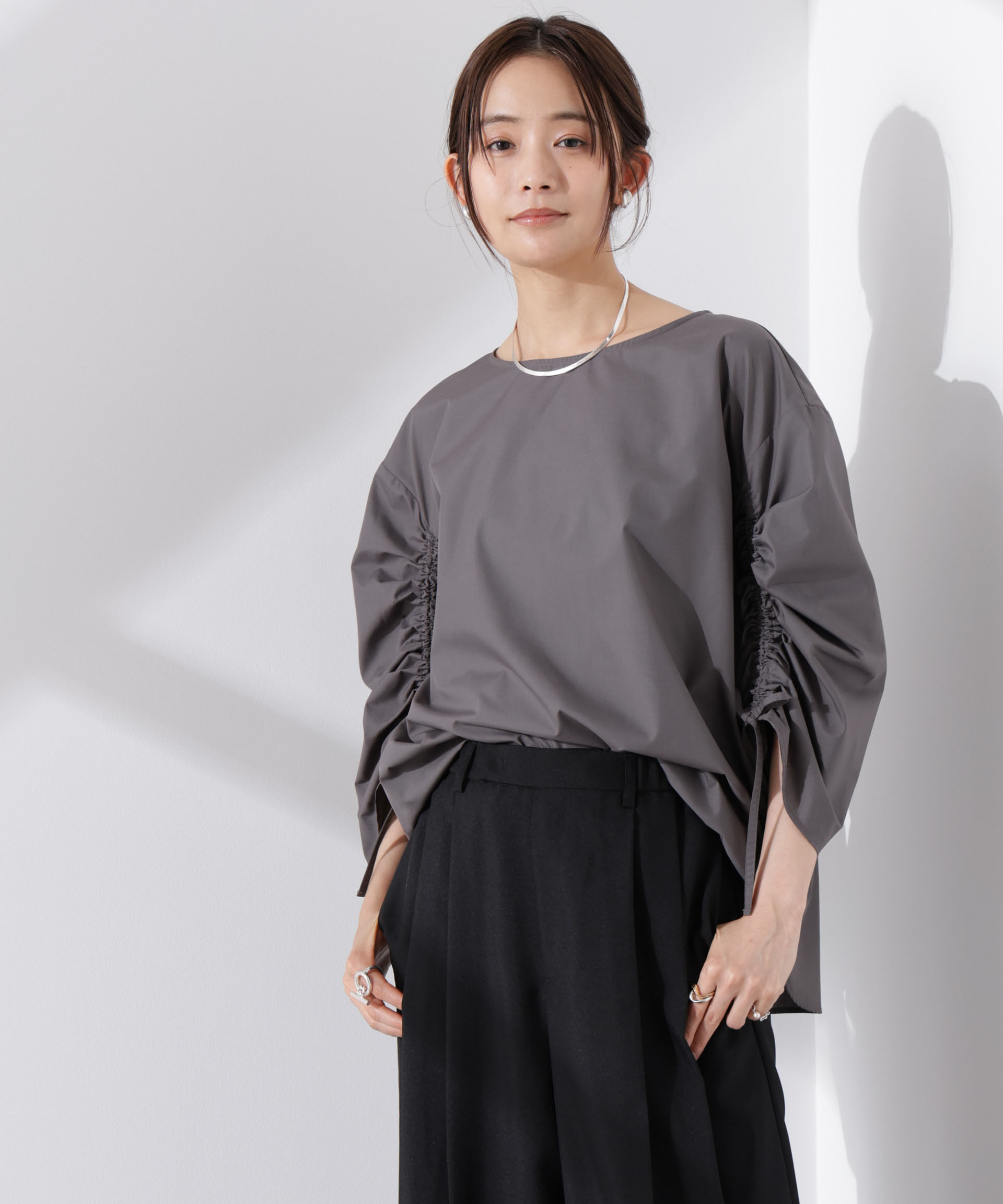 nano･universe「ドロストギャザースリーブプルオーバーシャツ」|シャツ・ブラウス|