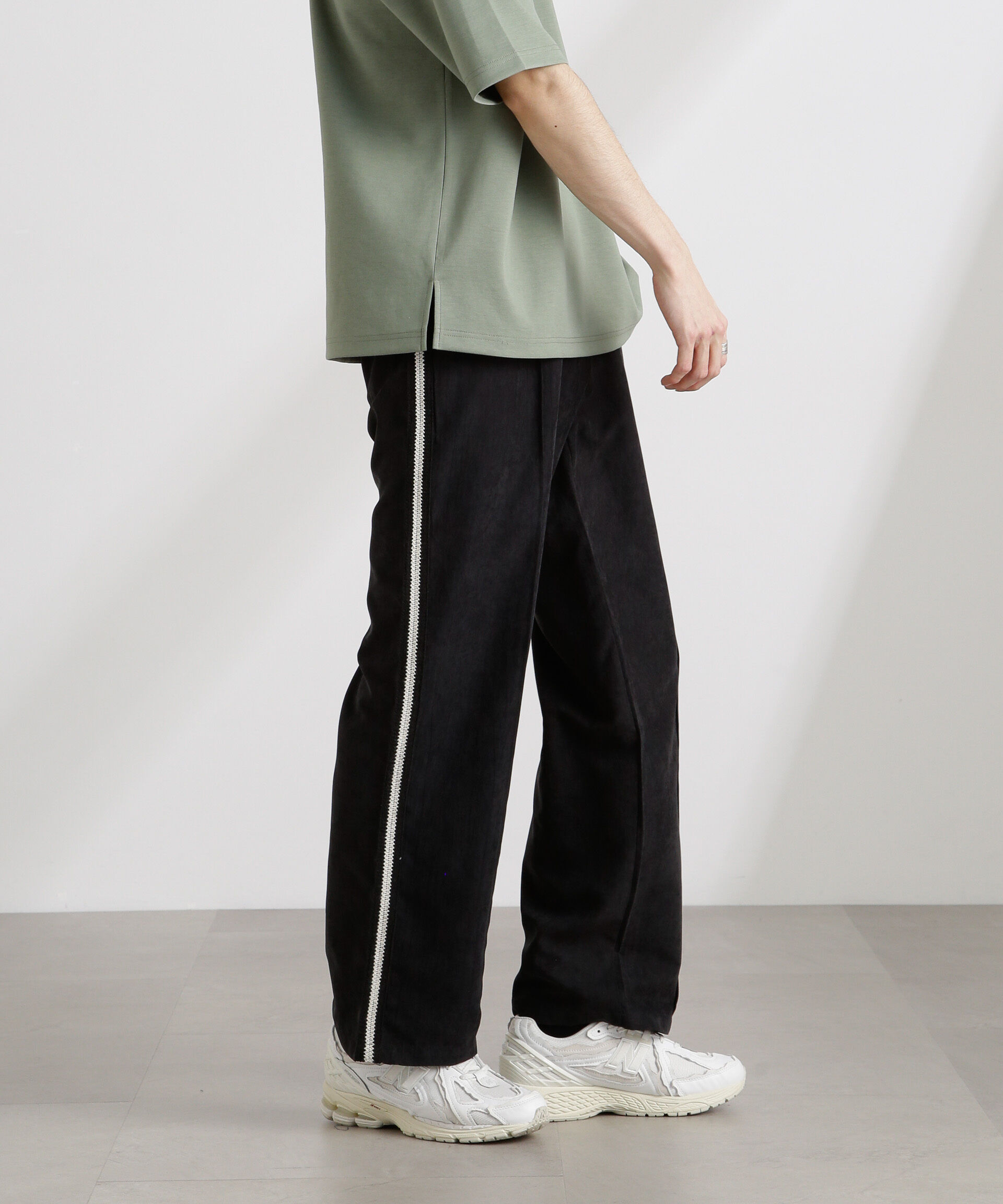 nano･universe「NORMANBROS/NORMANBROS別注 トラックパンツ」|チノ|ブラック