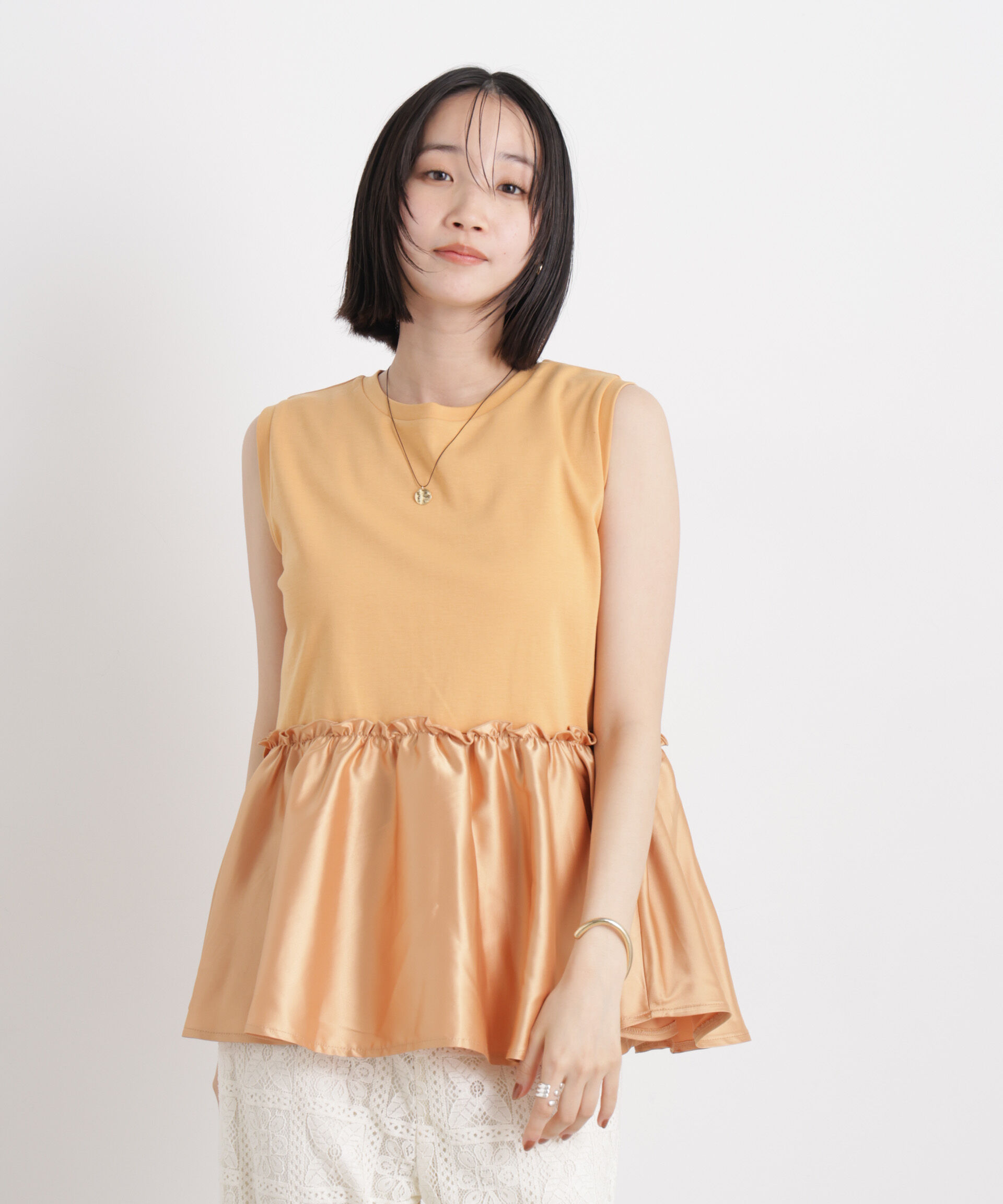 nano･universe「サテンペプラム異素材コンビノースリーブカットトップス」|Tシャツ・カットソー|