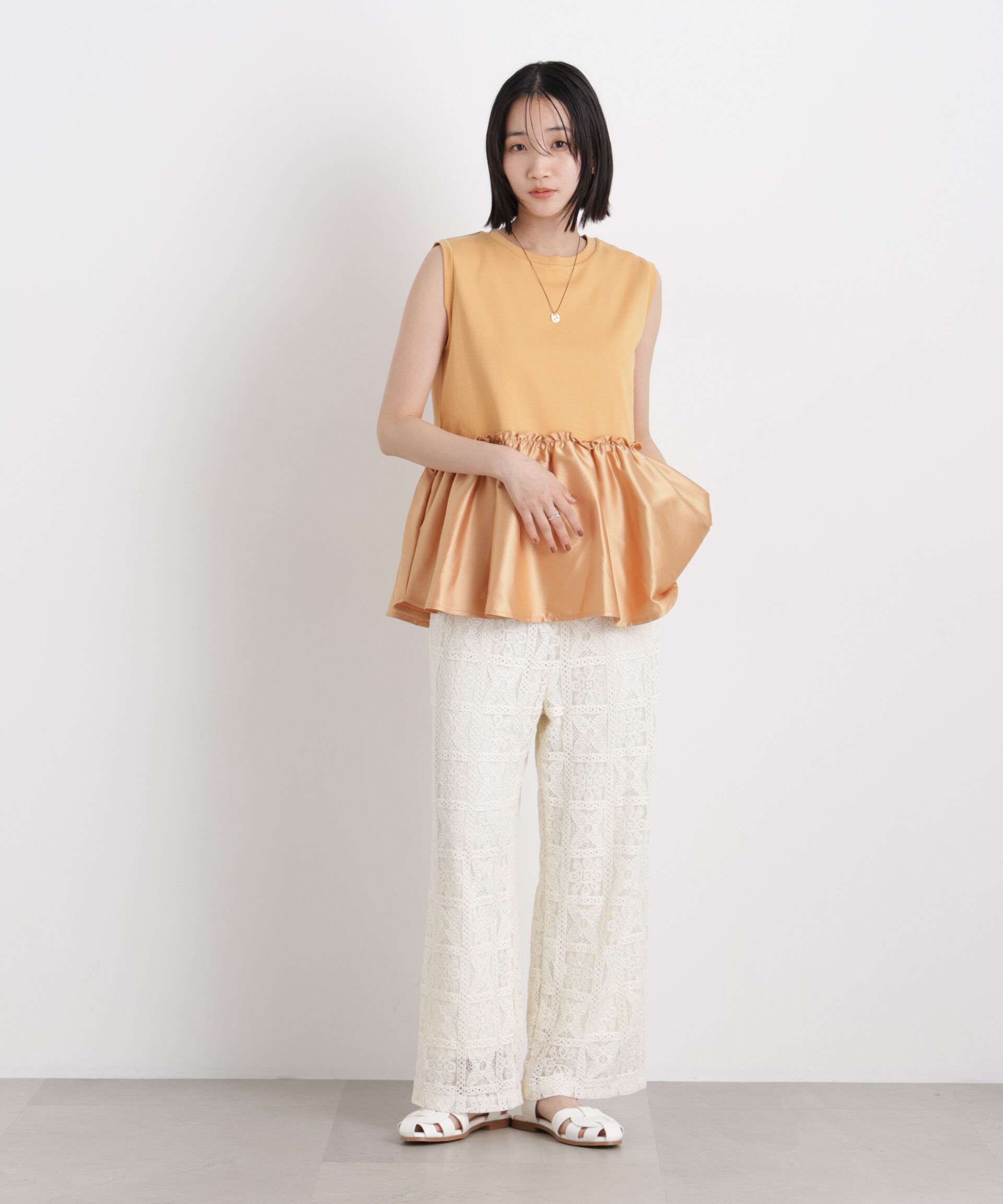 nano･universe「サテンペプラム異素材コンビノースリーブカットトップス」|Tシャツ・カットソー|