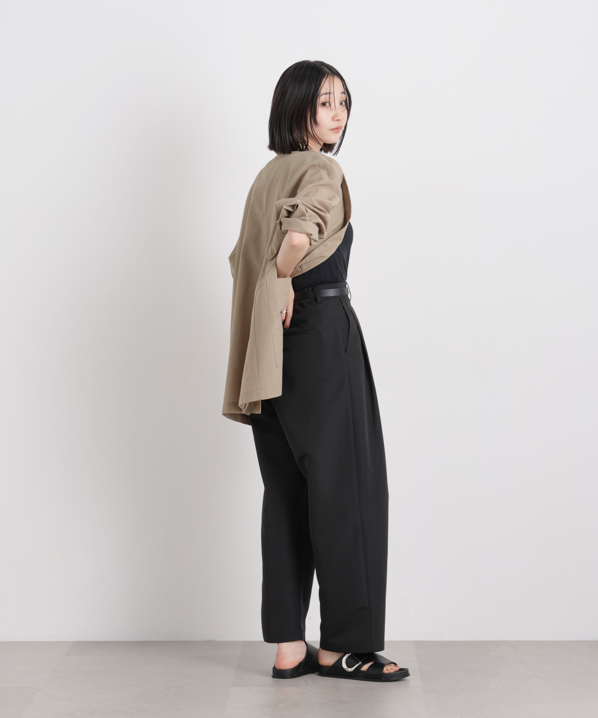 nano･universe「平織りツータックワイドパンツ」|チノ|