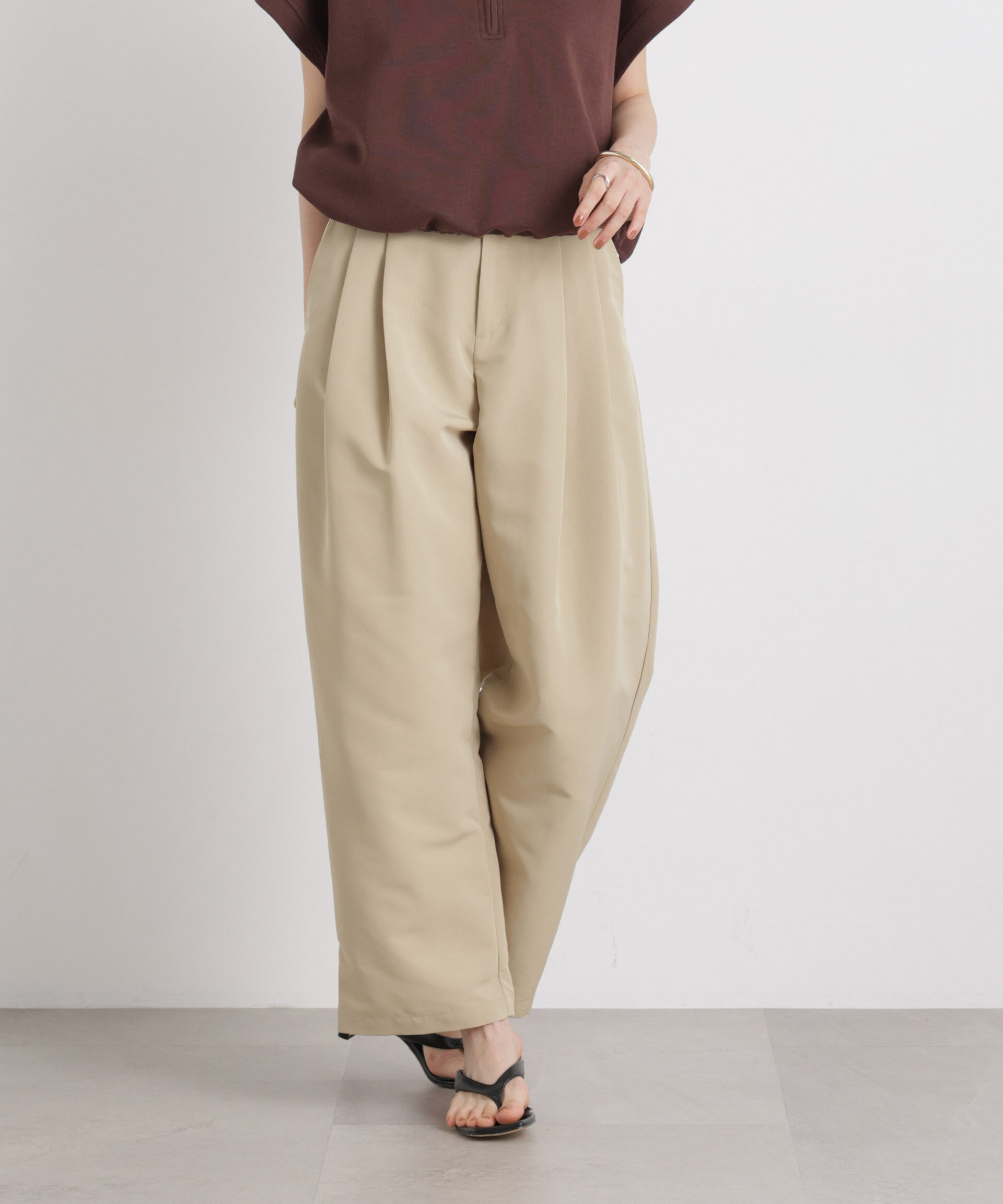nano･universe「平織りツータックワイドパンツ」|チノ|