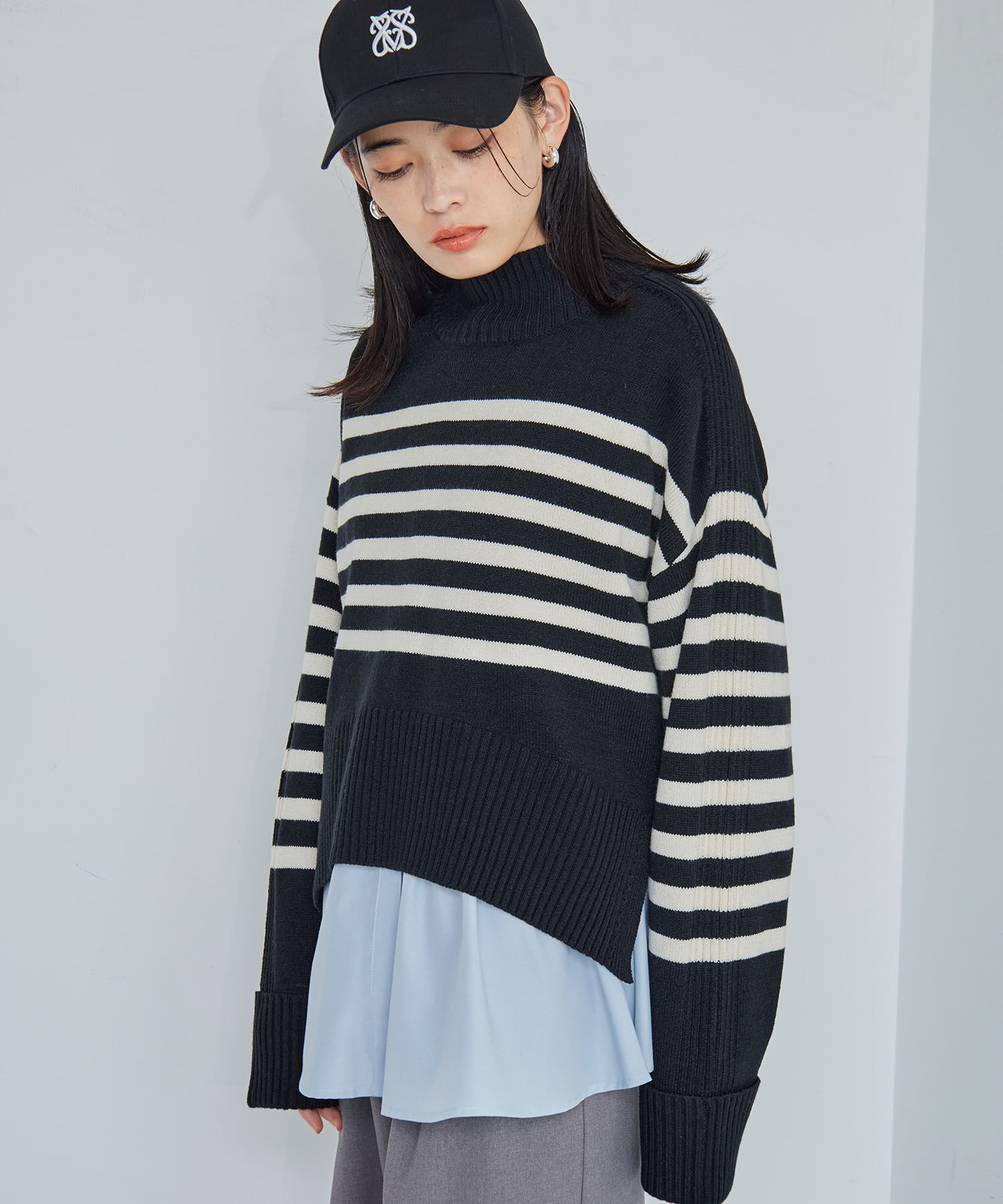 VIS「【アンチピリング/洗える】サイドスリットニットプルオーバー【WEB限定カラー】」|ニット・セーター|ブラック系(02)