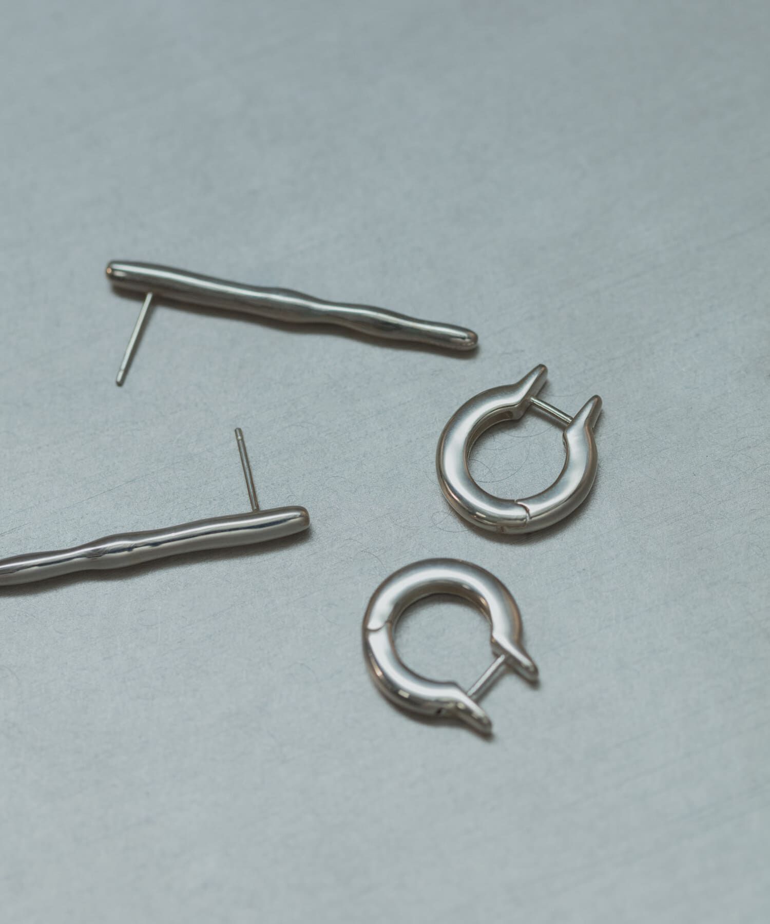 SMELLY「SMELLY so&rsquo;　long bar pierce」|ピアス|