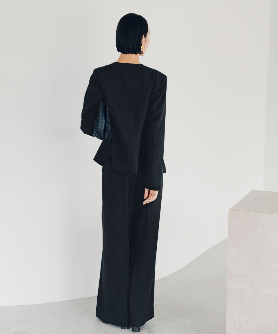 ur's「【小林有里さんコラボアイテム】美シルエットゴールド釦ペプラムジャケット」|ノーカラージャケット|