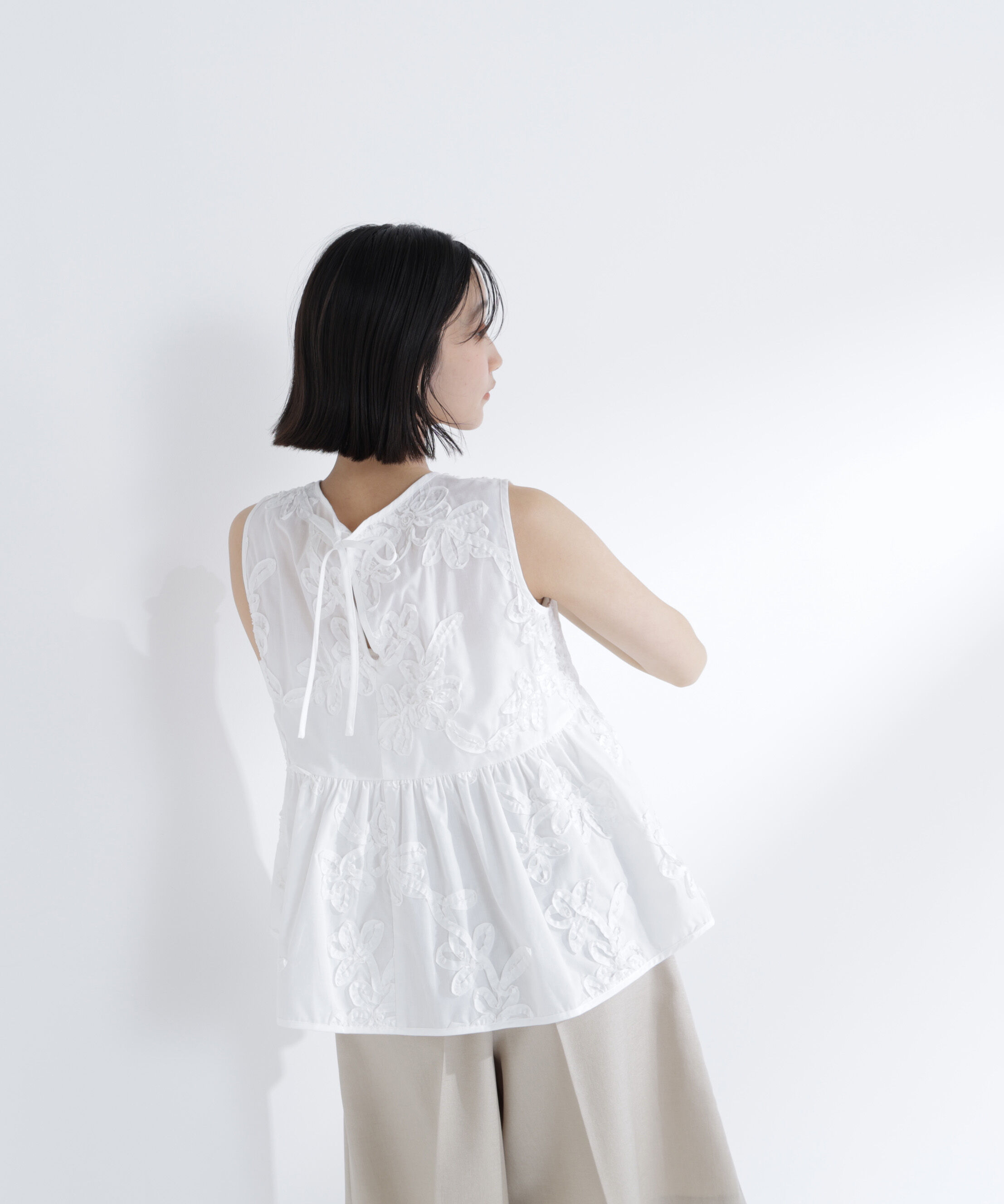  「テープ刺繍ペプラムシャツ」|シャツ・ブラウス|