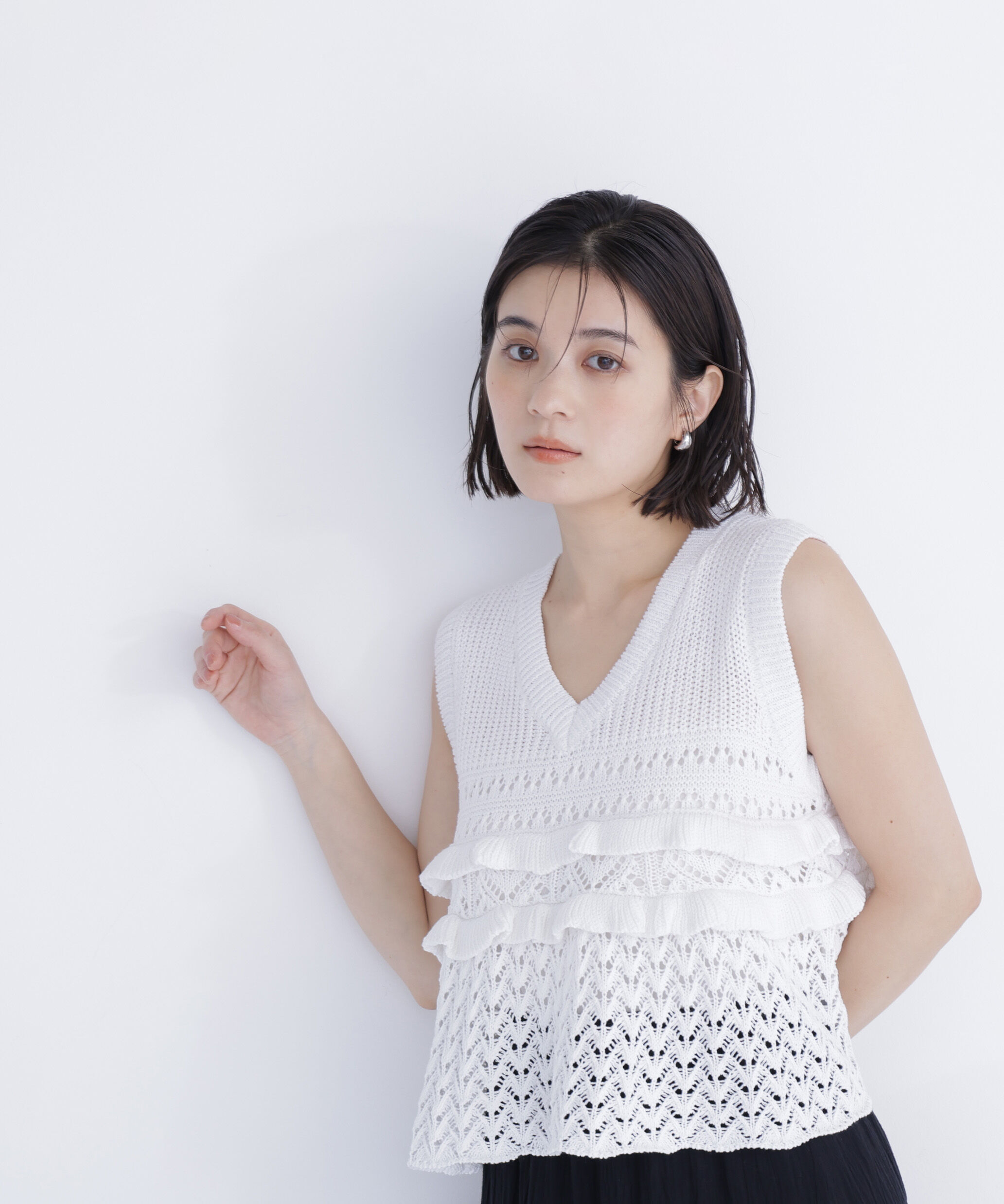  「Vネック透かし編みフリルニット」|ニット・セーター|