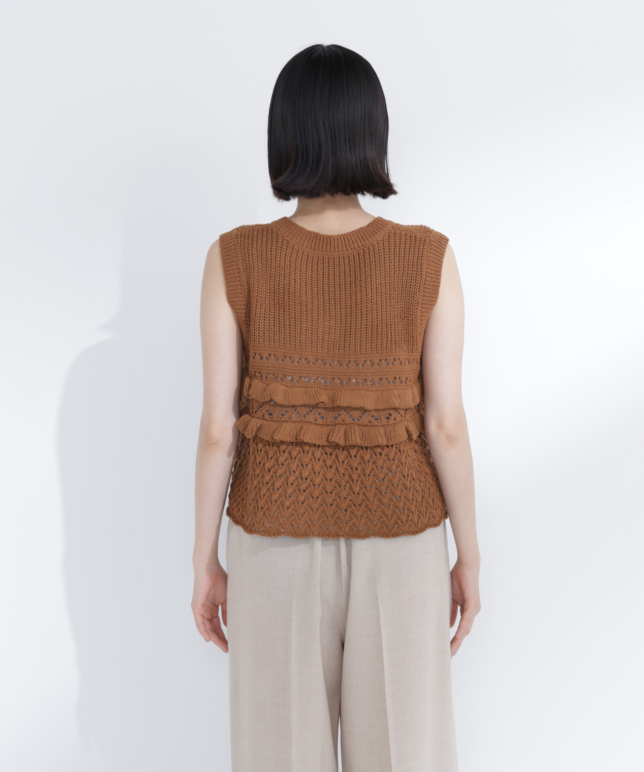  「Vネック透かし編みフリルニット」|ニット・セーター|