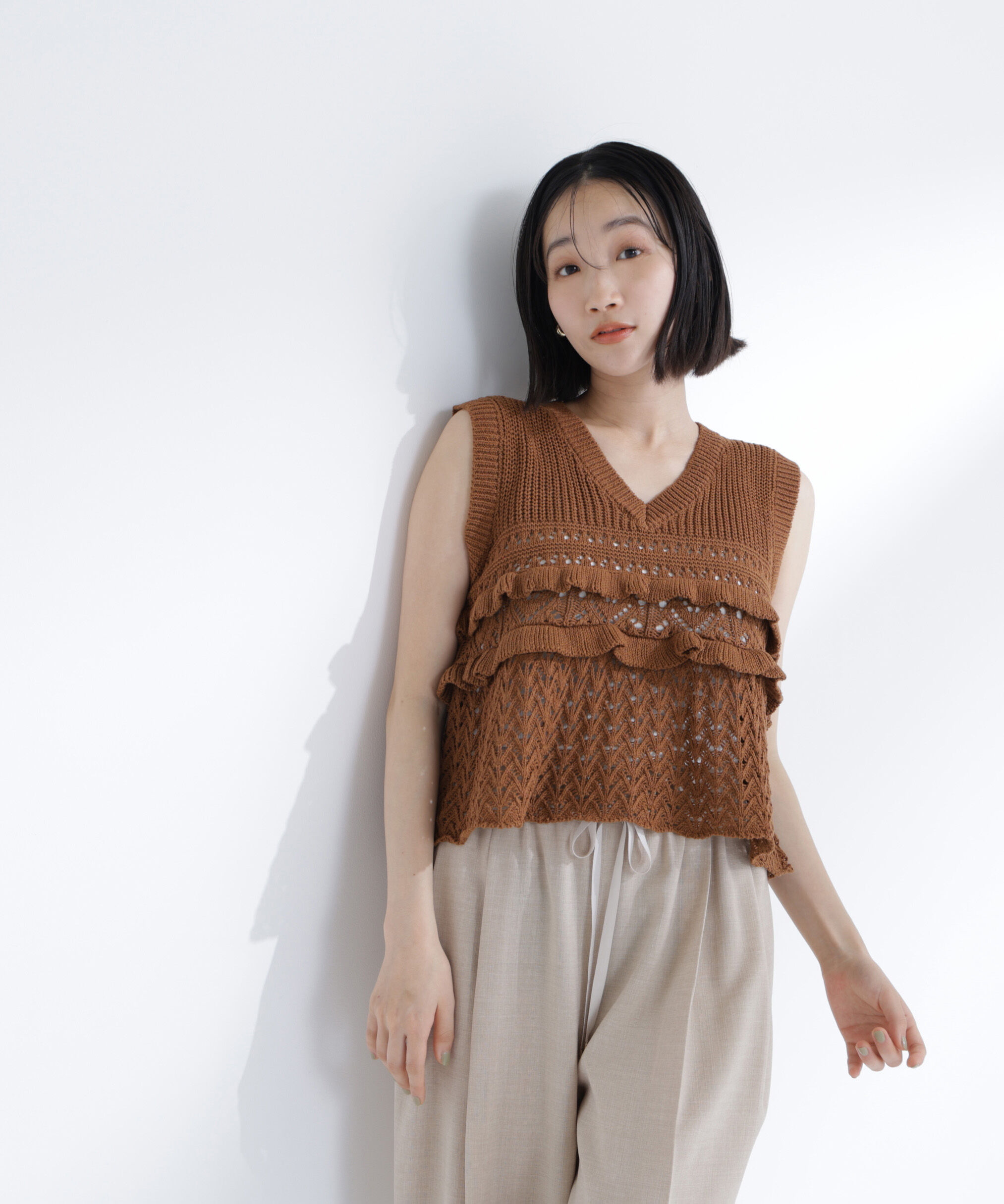  「Vネック透かし編みフリルニット」|ニット・セーター|