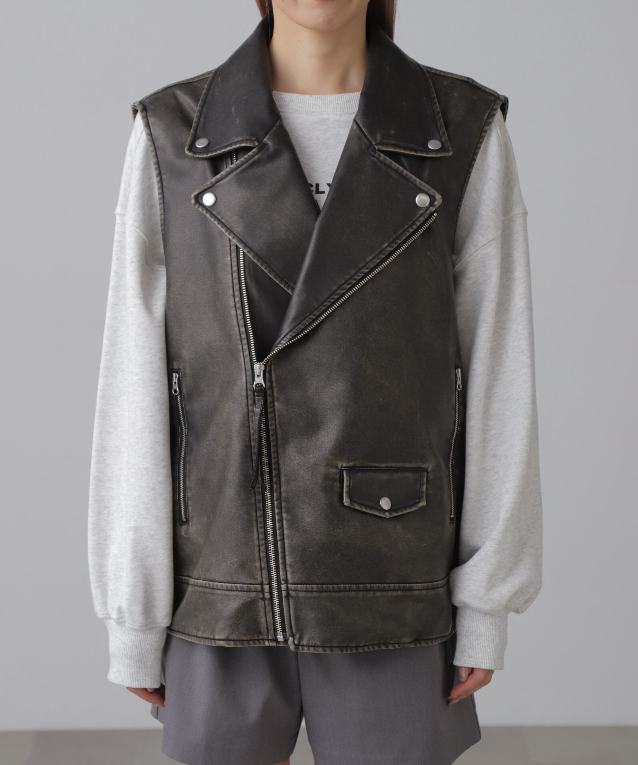  「フェイクレザーライダースジレ」|ブルゾン・スタジャン|