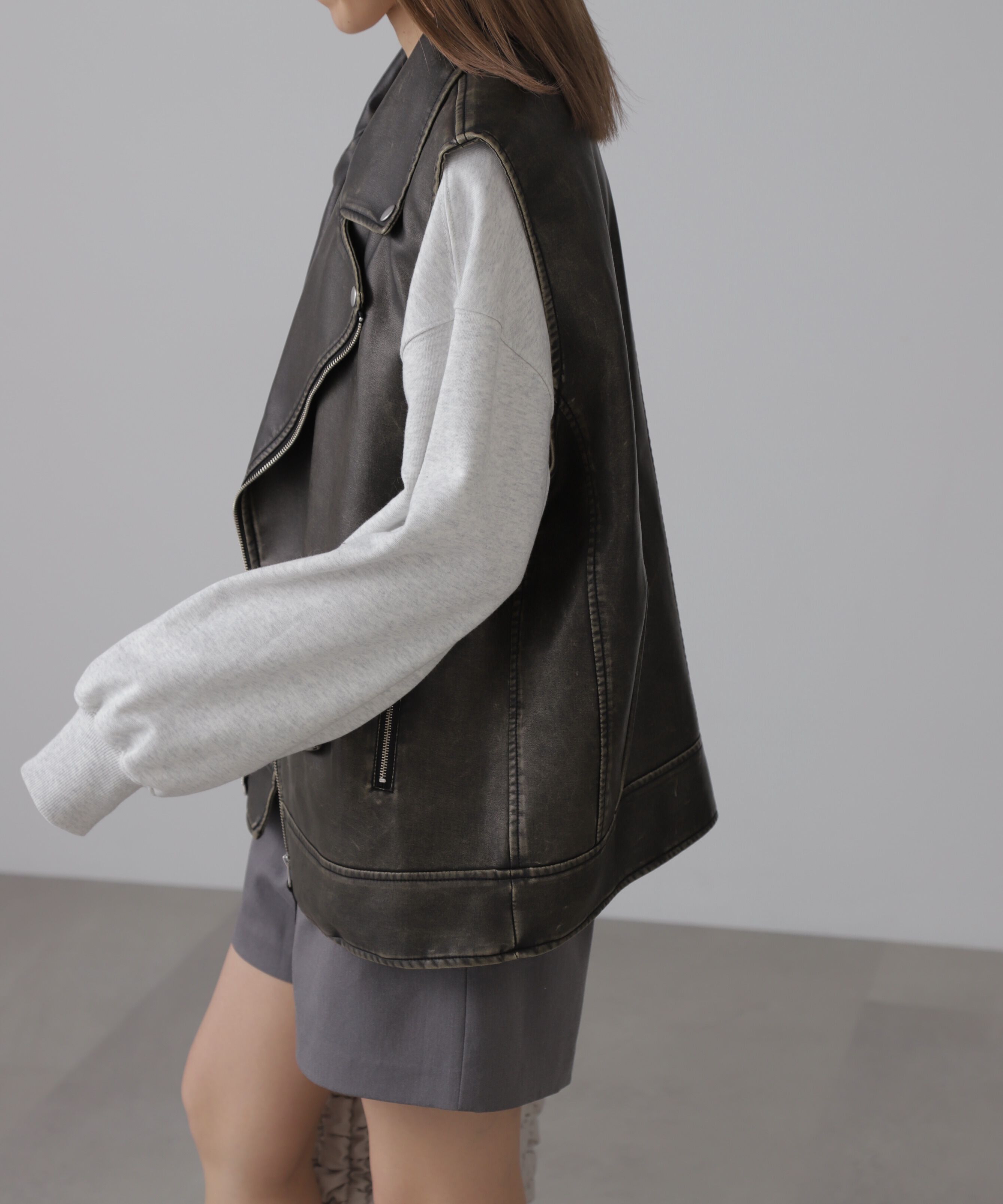  「フェイクレザーライダースジレ」|ブルゾン・スタジャン|