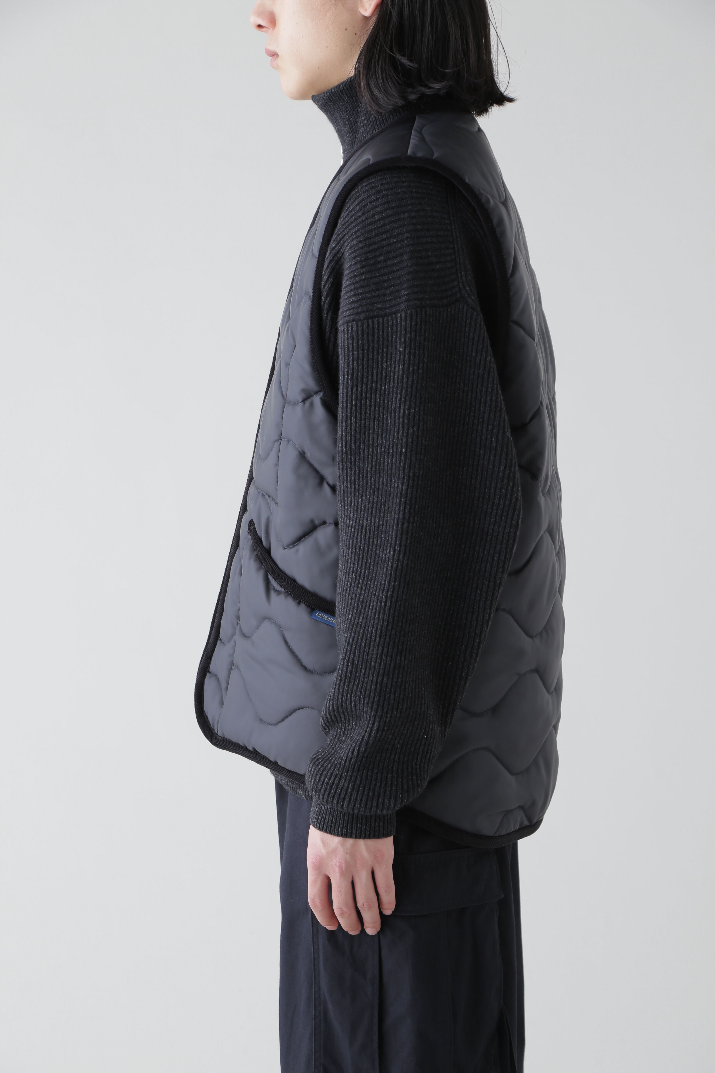 YLEVE 「LAVENHAM &times; YLEVE / ZIPPED GILET」|ブルゾン・スタジャン|