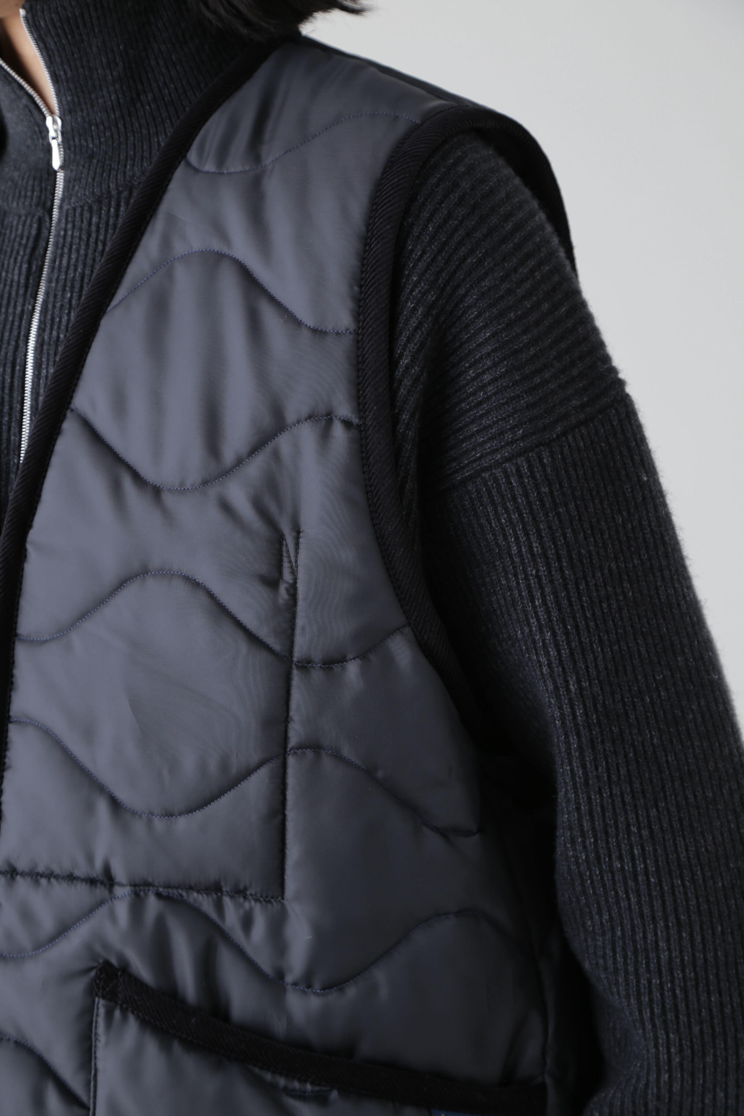 YLEVE 「LAVENHAM &times; YLEVE / ZIPPED GILET」|ブルゾン・スタジャン|