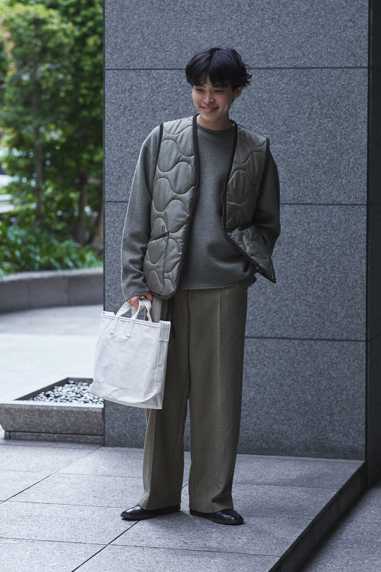 YLEVE 「LAVENHAM &times; YLEVE / ZIPPED GILET」|ブルゾン・スタジャン|