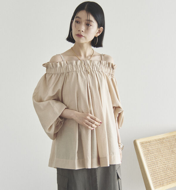 Doux archives「オフショルフリルブラウス」|シャツ・ブラウス|BEIGE
