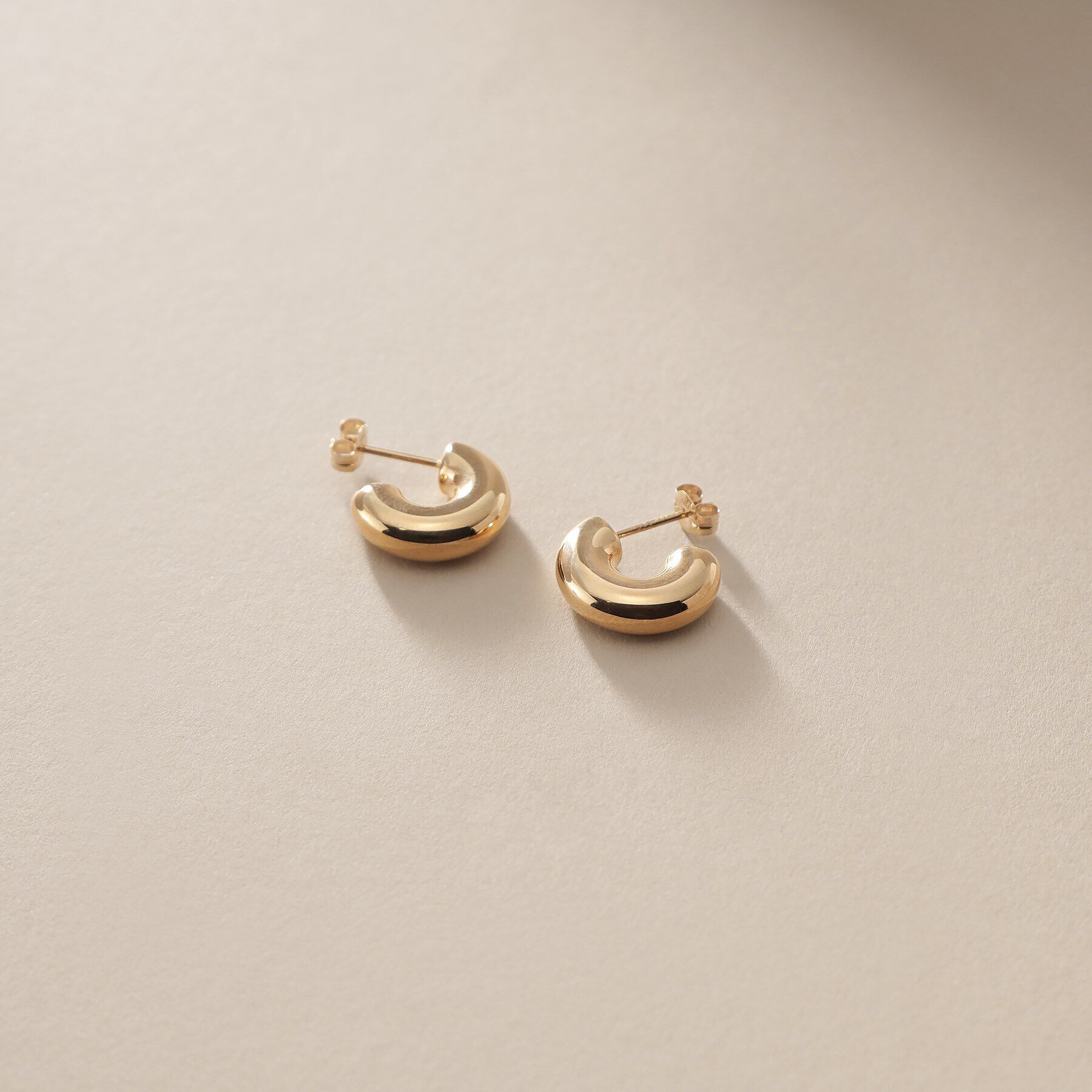 COCOSHNIK「K10中空ボリューム フープピアス小」|ピアス|