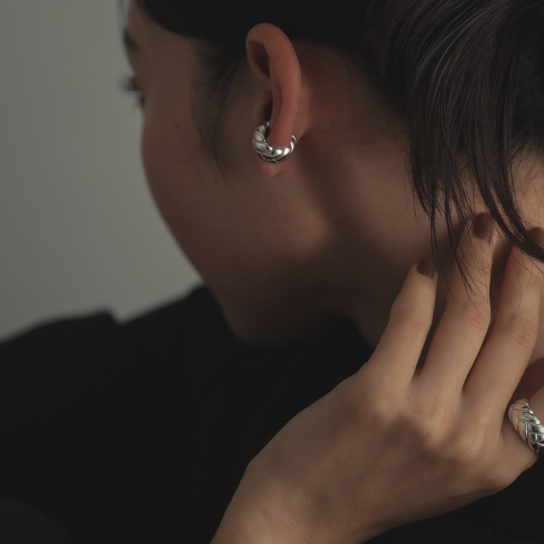 COCOSHNIK ONKITSCH「シルバー ブリックモチーフ イヤーカフ」|イヤーカフ|