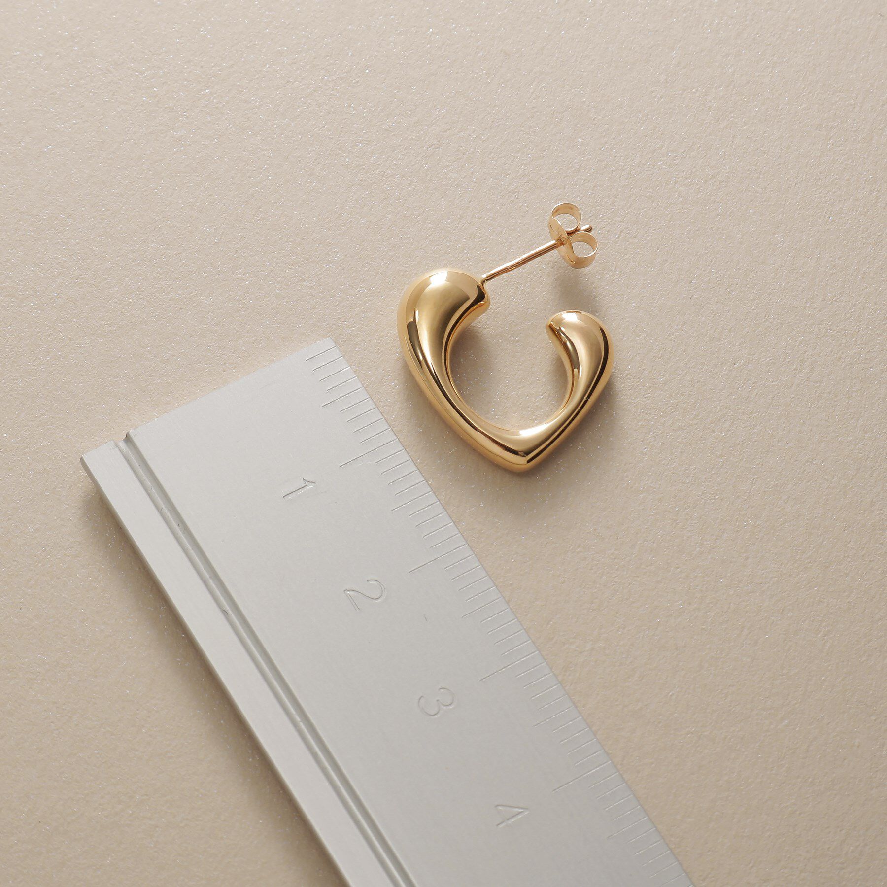 COCOSHNIK「K10中空ラウンデッドシェイプフープ スタッドピアス」|ピアス|