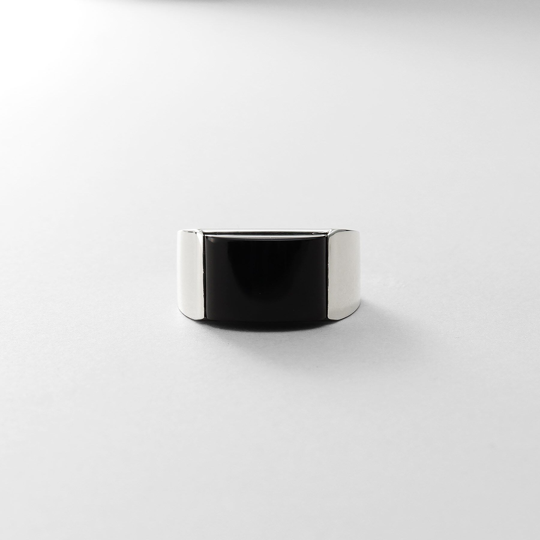 COCOSHNIK ONKITSCH「シルバー オニキス バフトップカットリング」|リング|