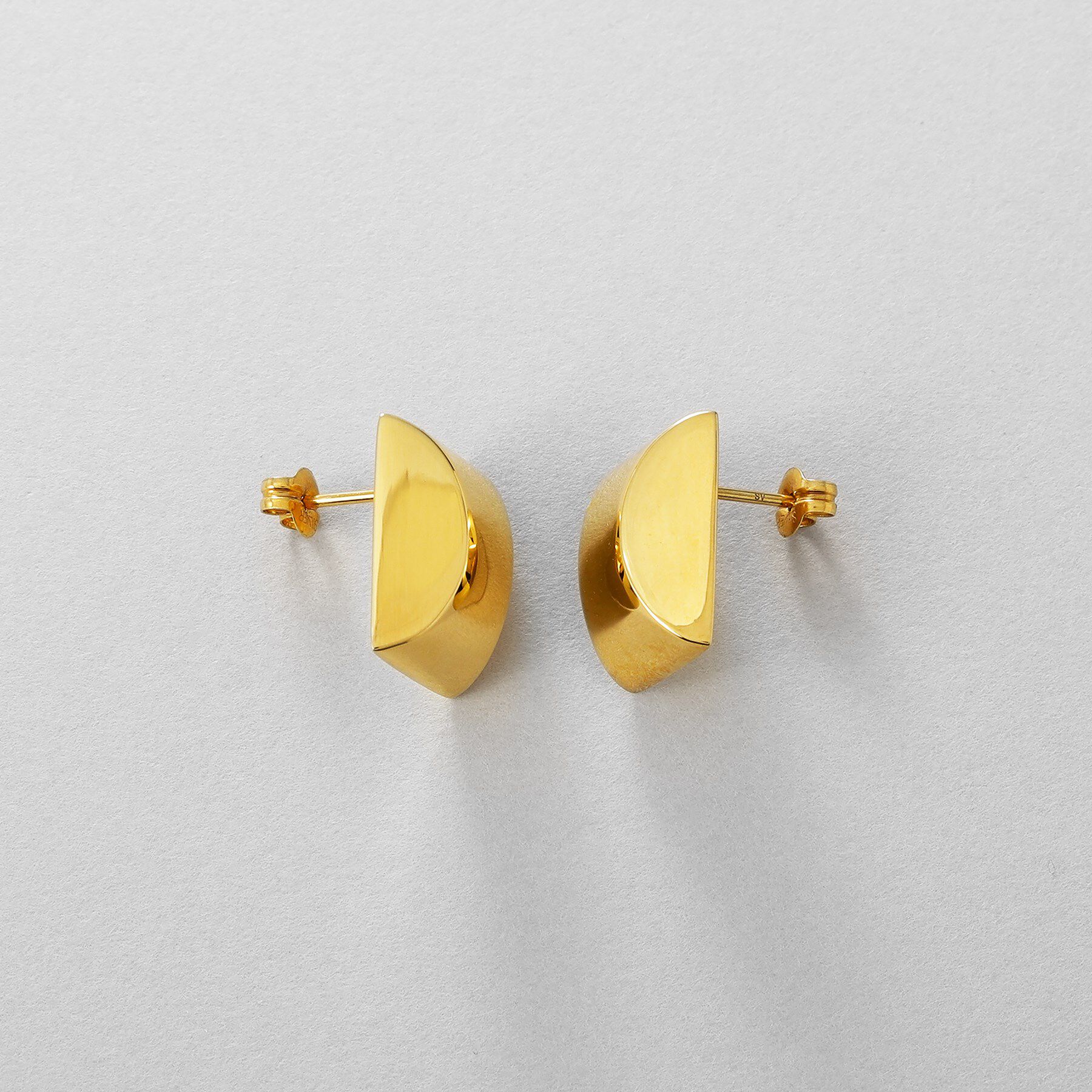 COCOSHNIK ONKITSCH「シルバー ホロウスタッドピアス スロープカット GP」|ピアス|