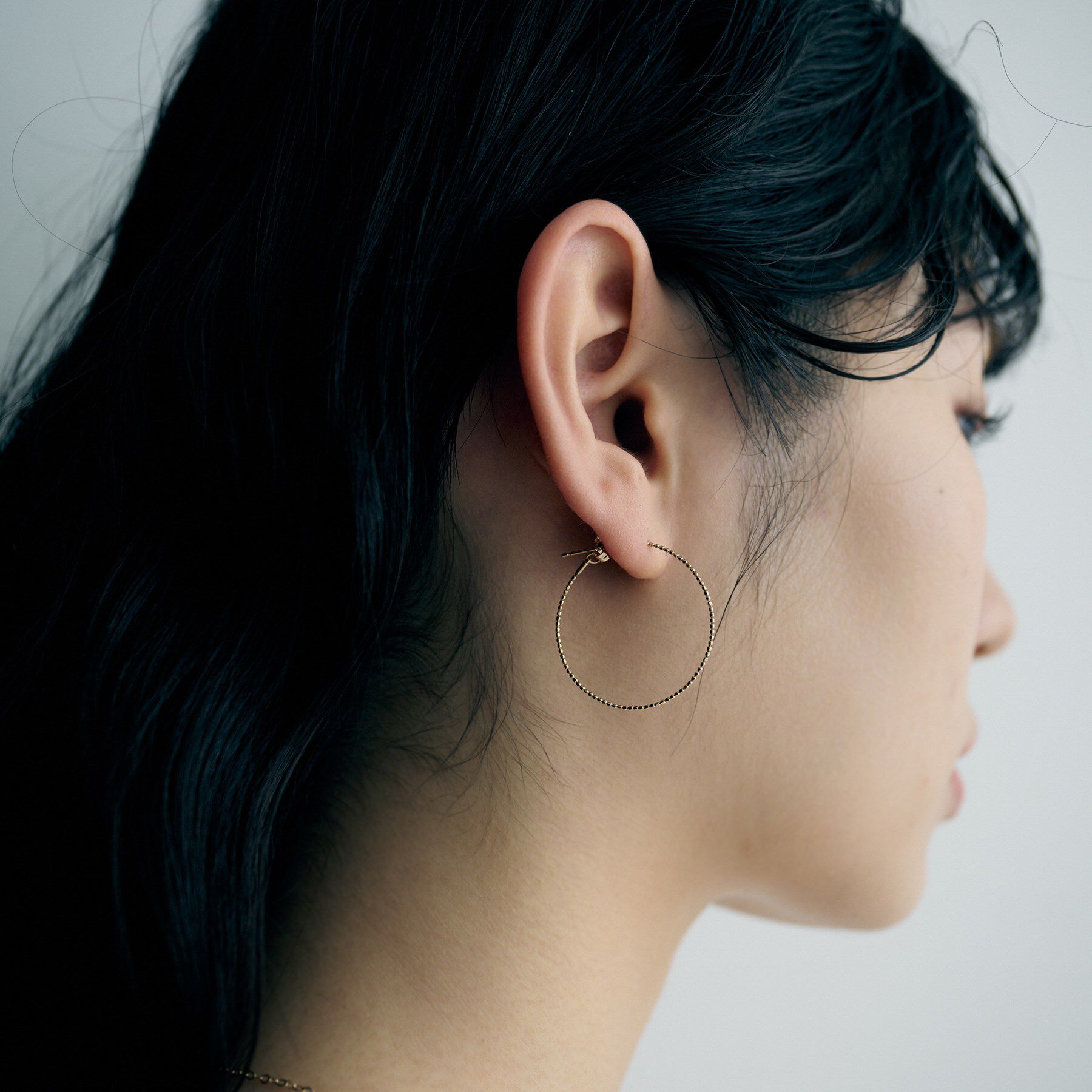 COCOSHNIK ONKITSCH「K10カットボールフープピアス」|ピアス|