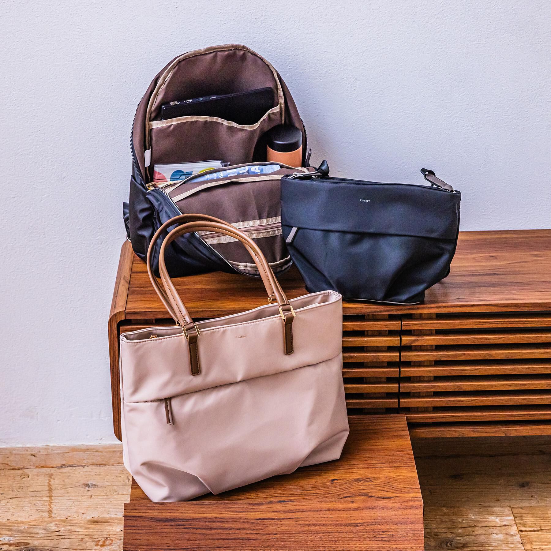 ITS&rsquo;DEMO「【収納アドバイザー監修】合皮コンビショルダー」|ショルダー・メッセンジャー|