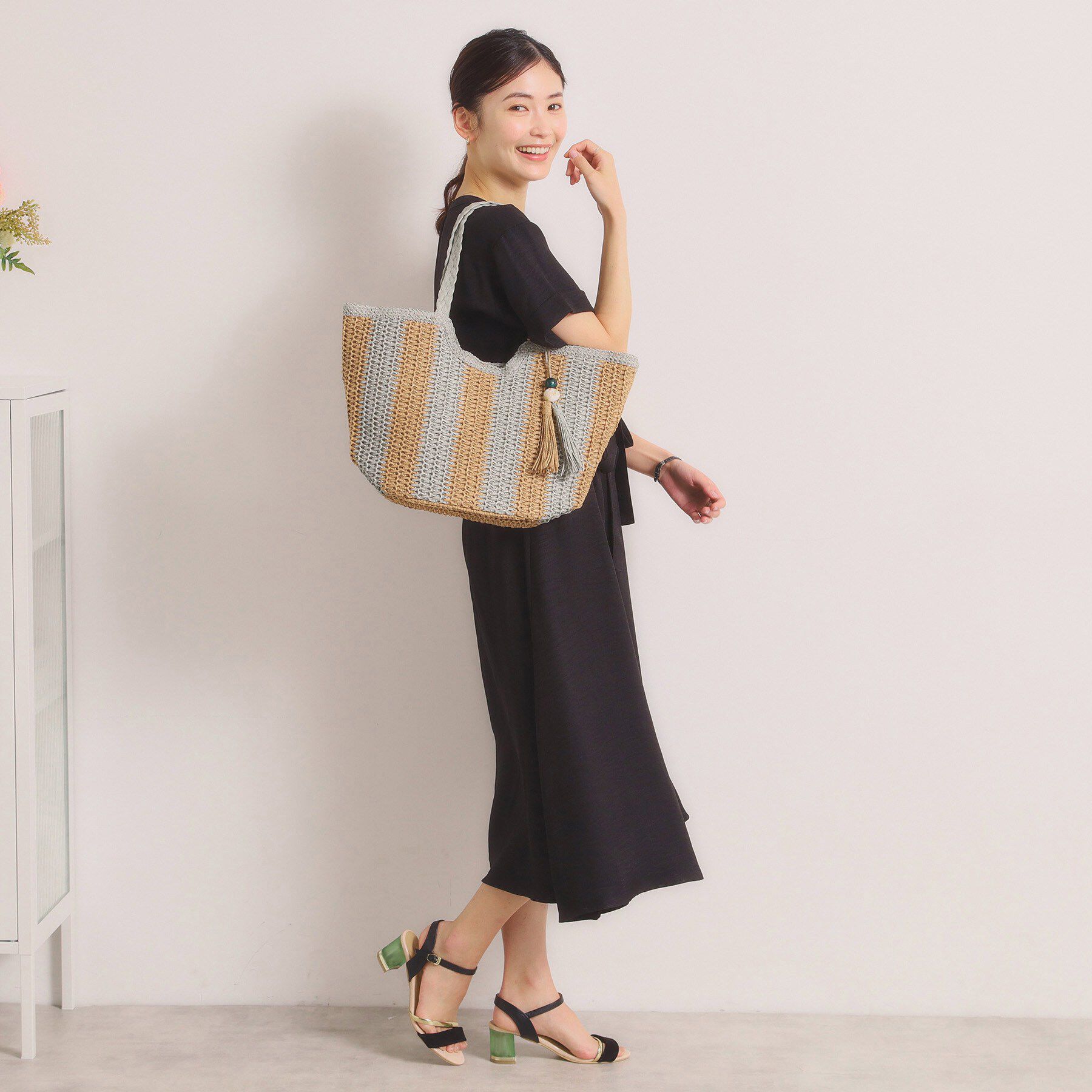 ITS&rsquo;DEMO「雑材ストーンタッセルトート」|トートバッグ|