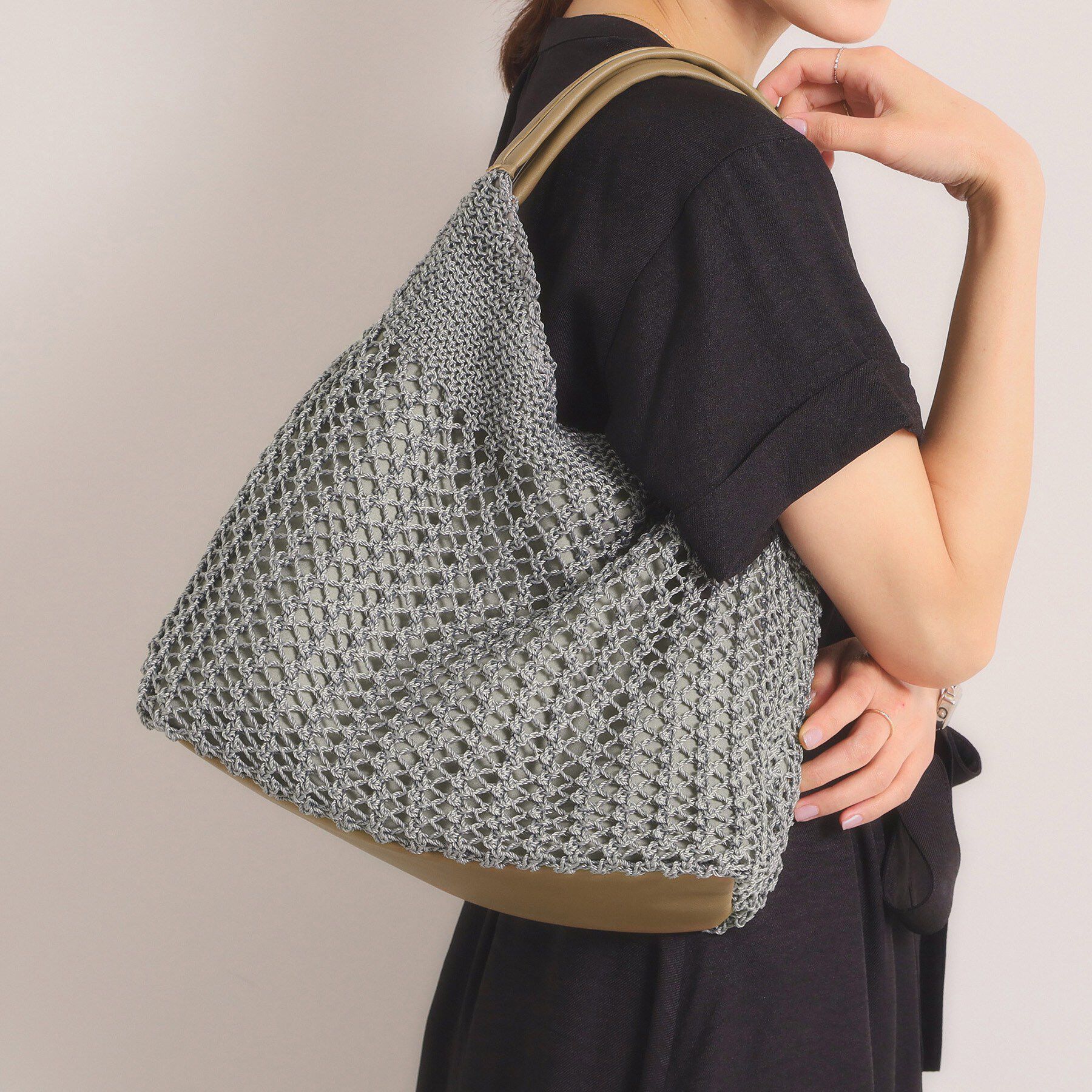 ITS&rsquo;DEMO「雑材コード編みラウンドトート」|トートバッグ|グレー(012)