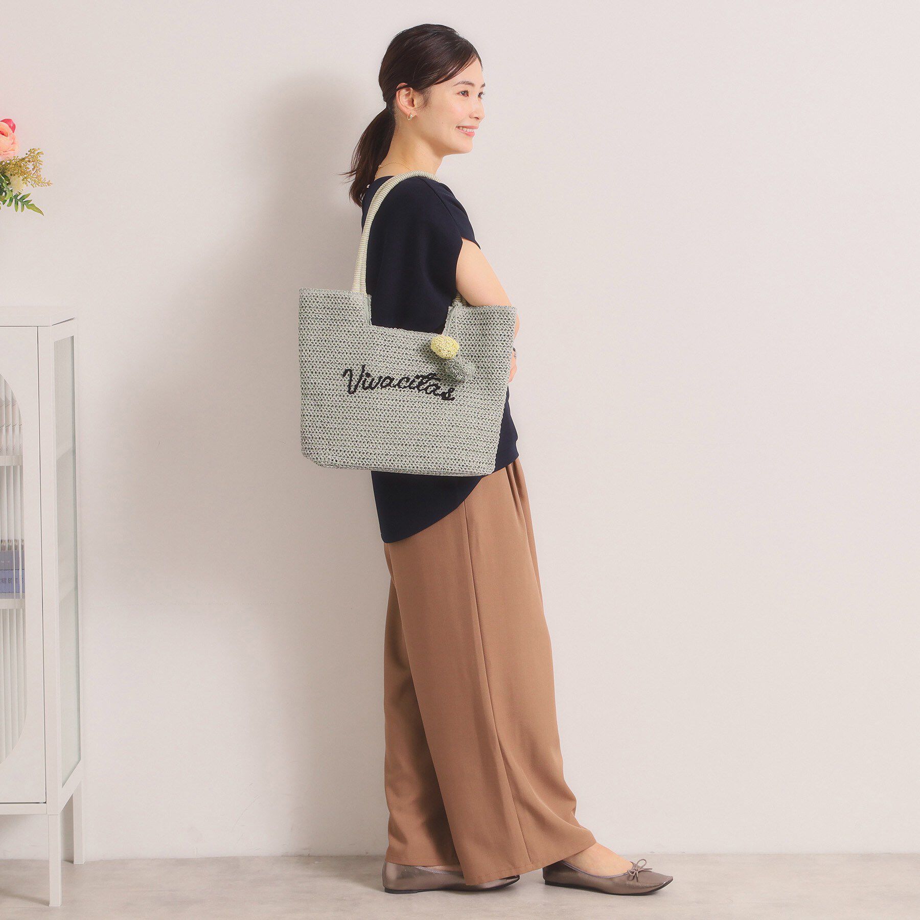 ITS&rsquo;DEMO「雑材ロゴ刺繍チャーム付きトート」|トートバッグ|