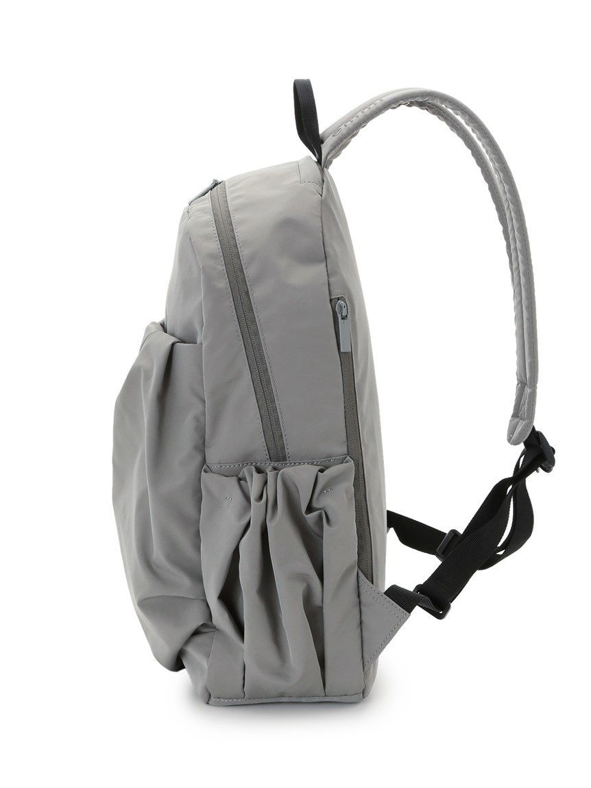 emmi atelier「【ONLINE限定カラー】eco 撥水ギャザーボディーバックパック」|リュック|