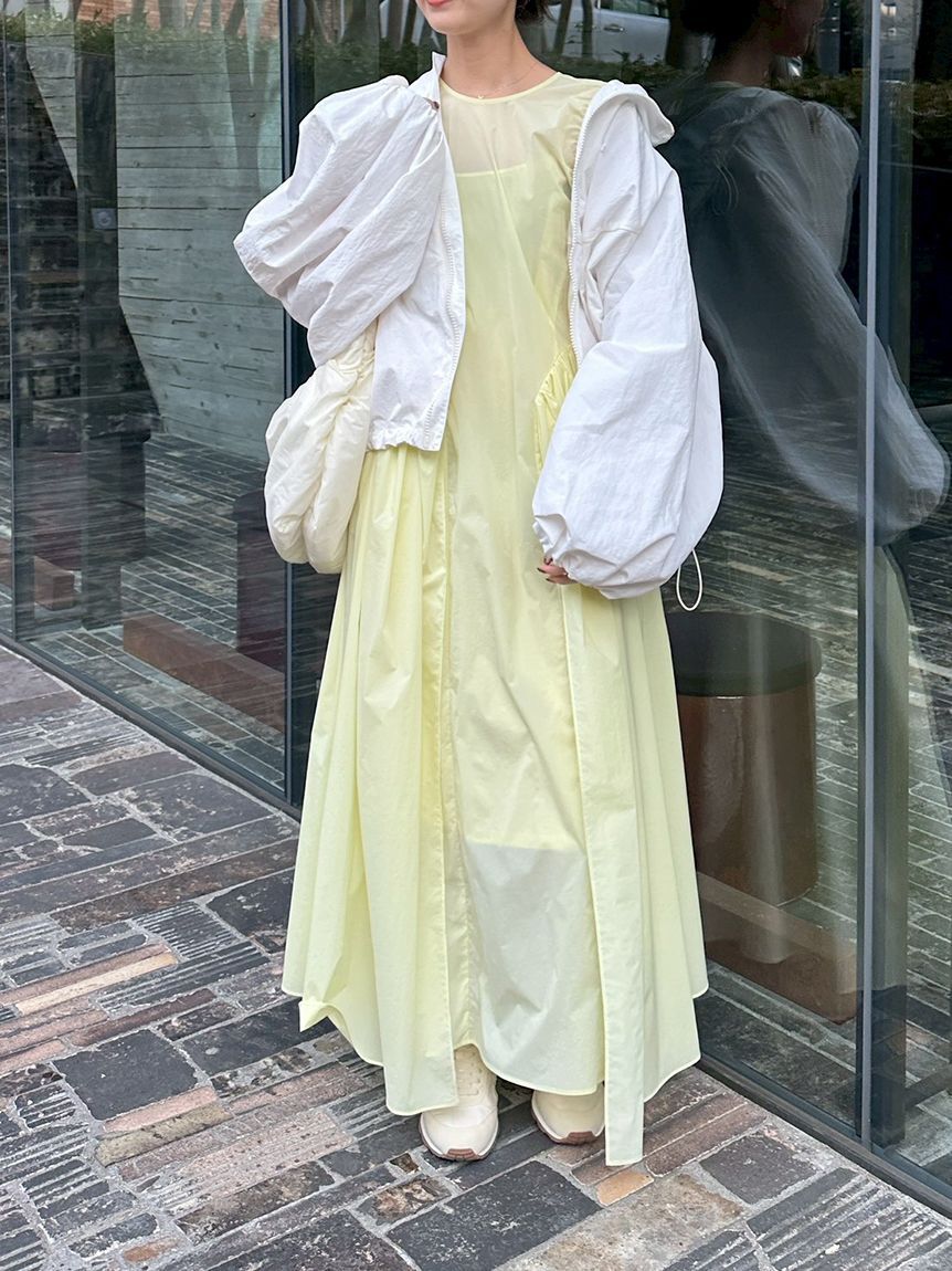 emmi atelier「ギャザーフォルムナイロンワンピース」|ワンピース|