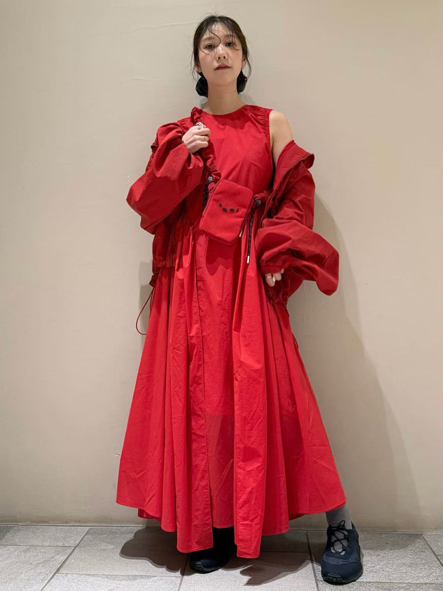 emmi atelier「ギャザーフォルムナイロンワンピース」|ワンピース|