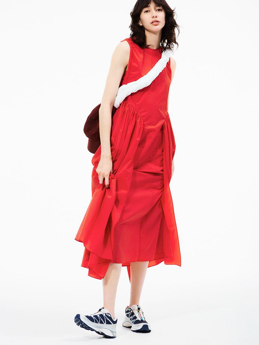 emmi atelier「ギャザーフォルムナイロンワンピース」|ワンピース|