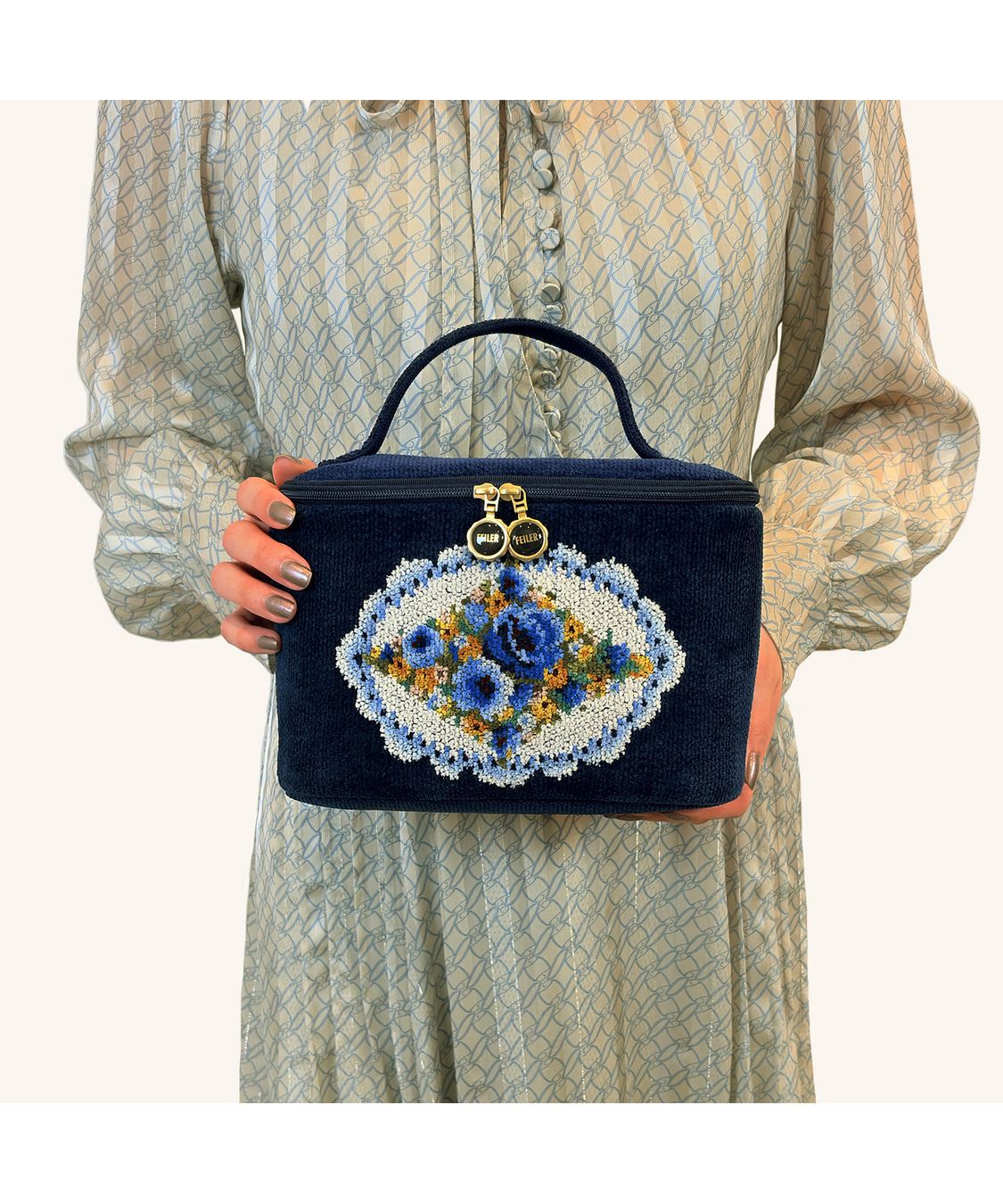 FEILER「ブラウローゼン　バニティポーチ　BRO-260221」|ポーチ|