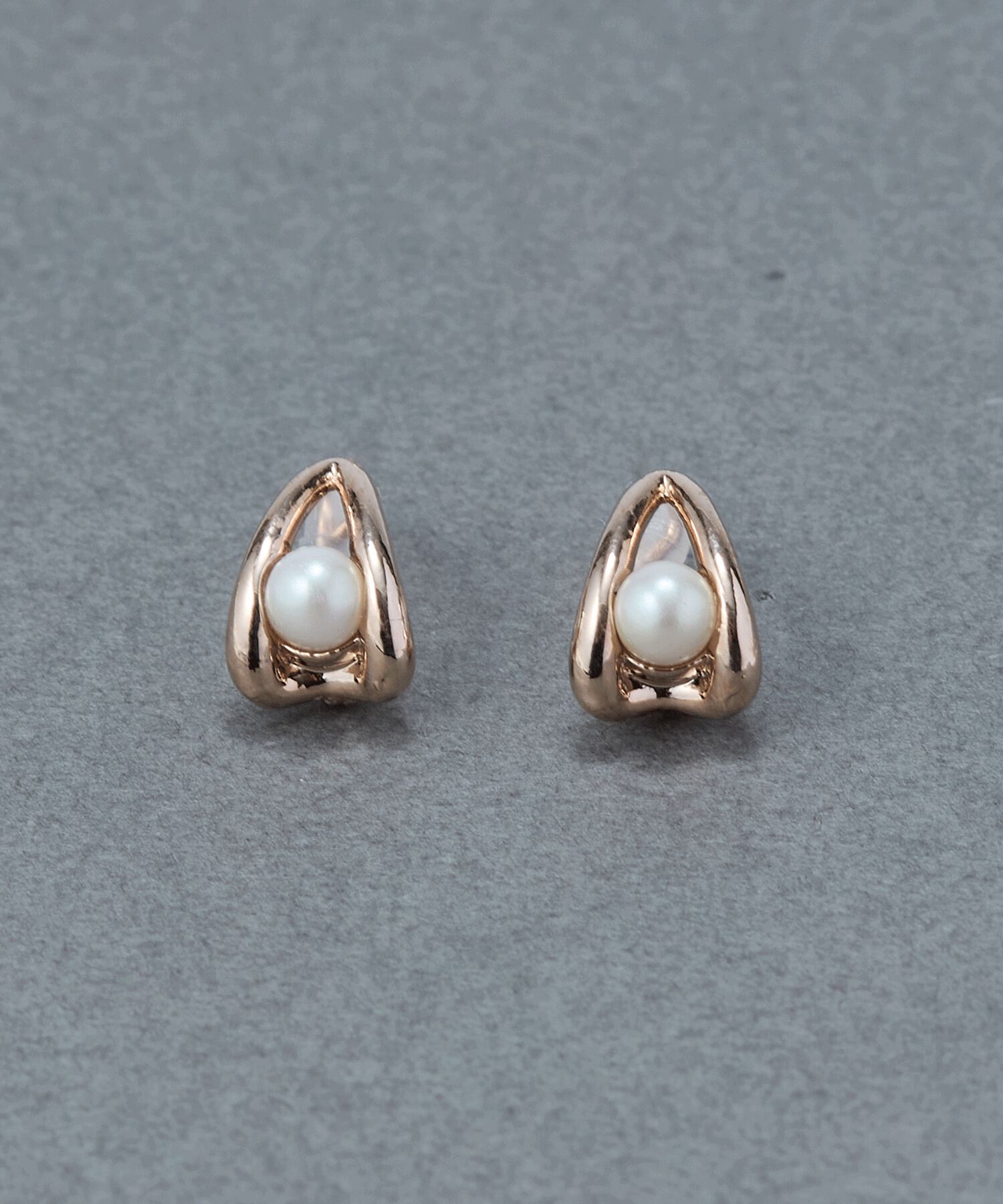 Phoebe「【痛くないシリーズ/金属アレルギー対応】ドロップパールライトフィットイヤリング　シャンパンゴールド」|イヤリング|シャンパンゴールド