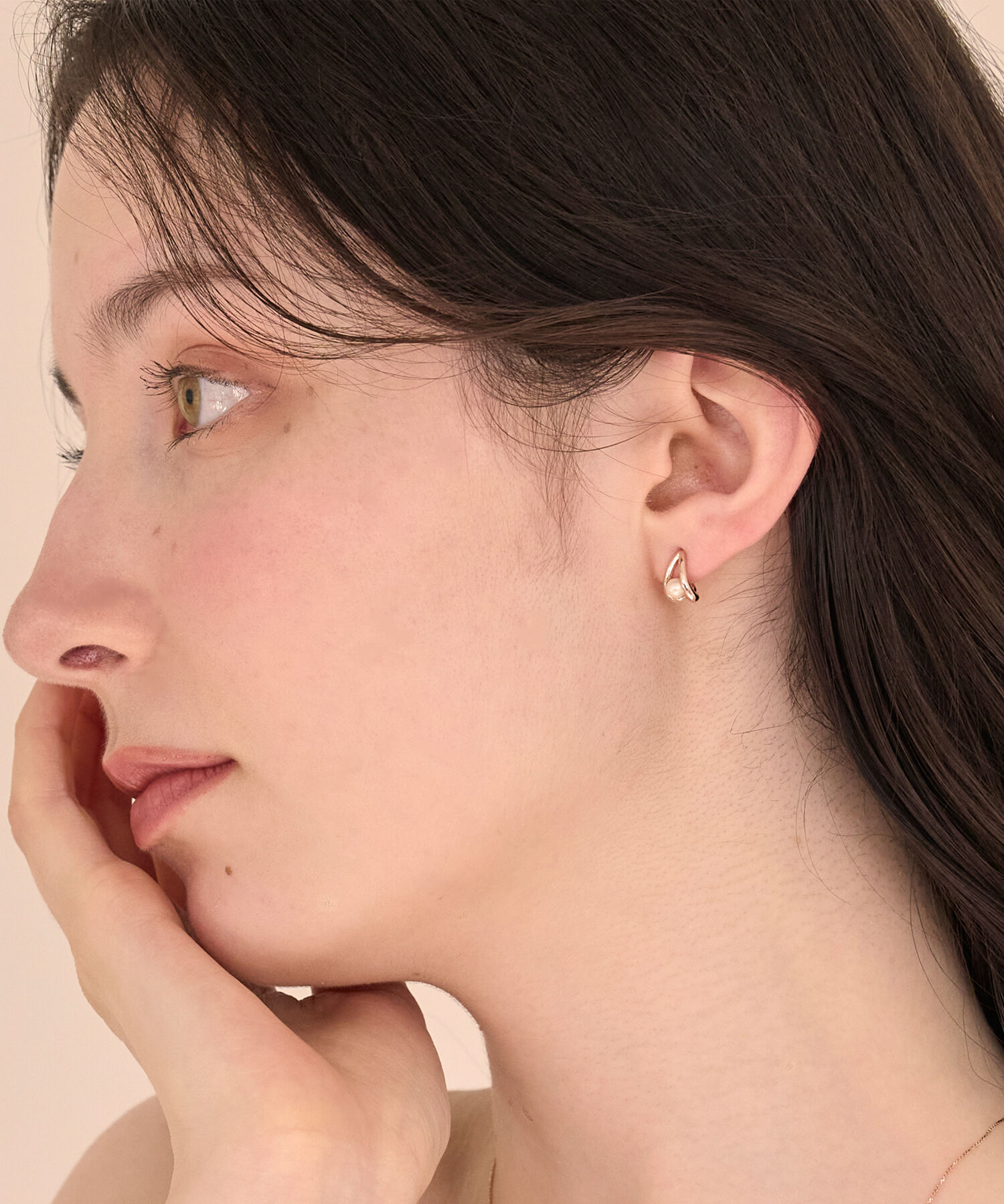 Phoebe「【痛くないシリーズ/金属アレルギー対応】ドロップパールライトフィットイヤリング　シャンパンゴールド」|イヤリング|