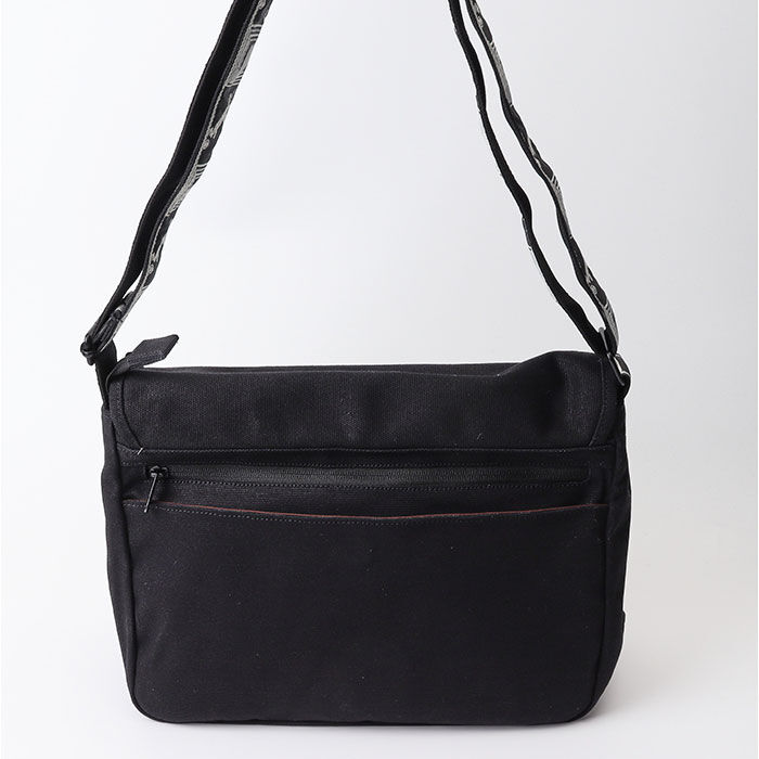 BACKYARD FAMILY「fender フェンダー バッグ 950-6004 通販 ショルダーバッグ ボディバッグ」|ショルダー・メッセンジャー|