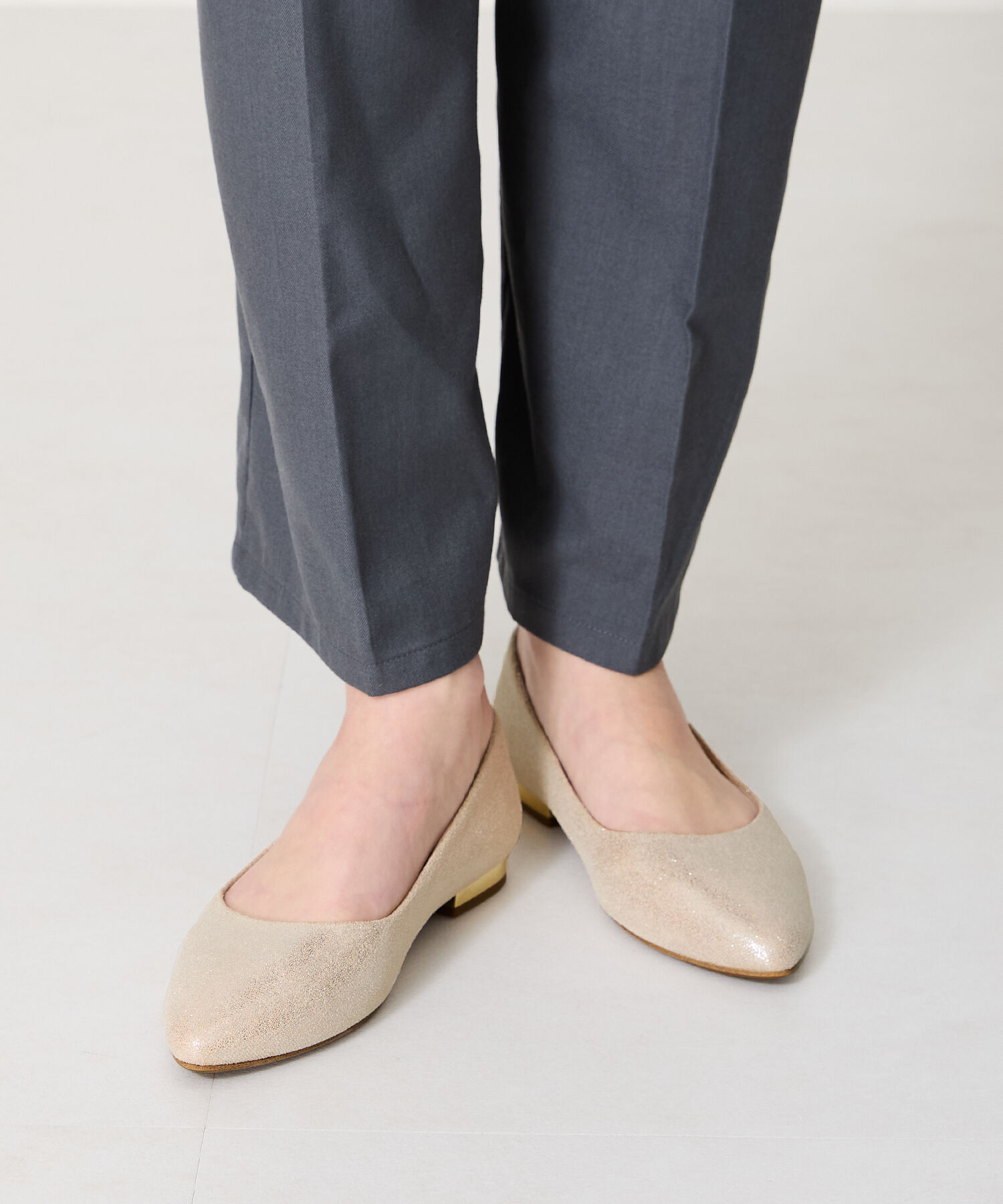 ORiental TRaffic「【WEB限定 / 累計16万足突破】ポインテッドトゥ フラット パンプス /R-4007 通勤靴 厚手クッション」|パンプス|