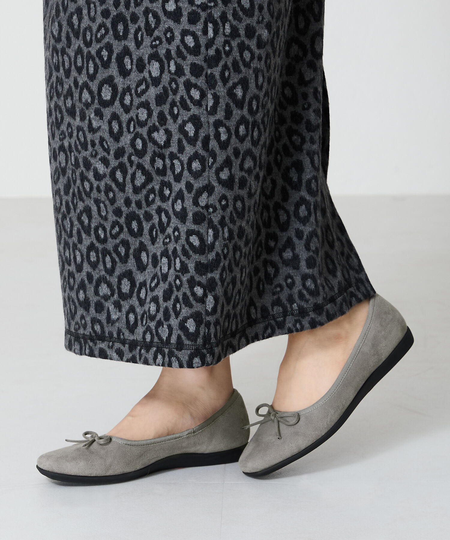 ORiental TRaffic「【WEB限定】 スクエアトゥ バレエシューズ /R-4009 フラット 軽い  厚手クッション」|パンプス|